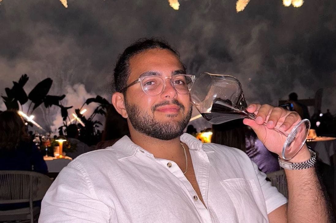 Addison Pierre Maalouf er bedst kendt som Youtuberen YourFellowArab.