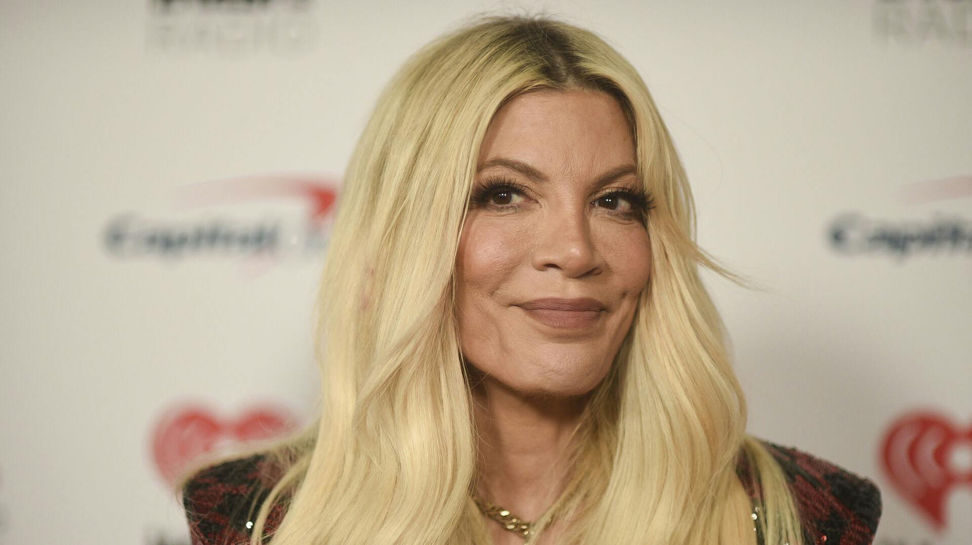 Tori Spelling skal skilles.