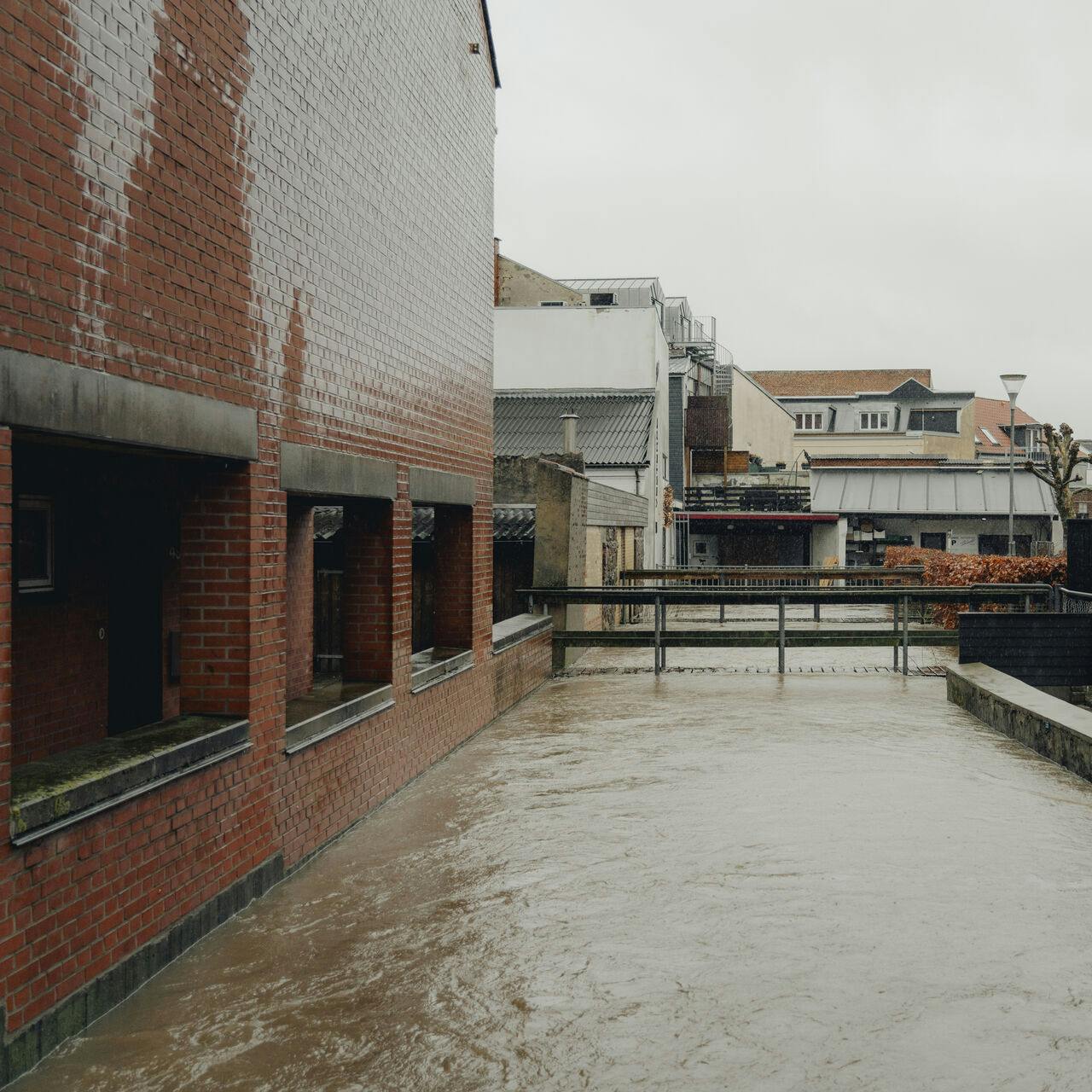 Kloakerne kan få svært ved at følge med, hvis der kommer megen regn på kort tid. Her er vi dog tilbage i februar, hvor blandt andet Vejle blev hårdt ramt.