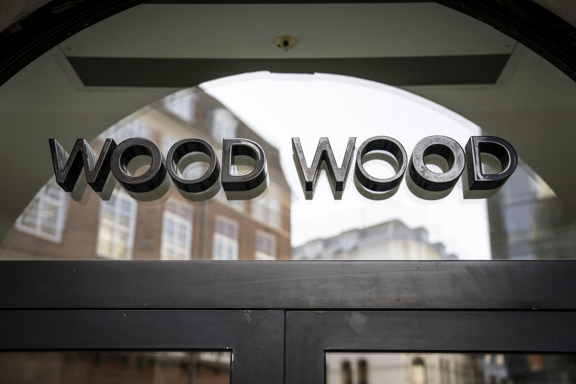 Tøjmærket Wood Wood gik konkurs for 14 dage siden, men nu genopstår tøjmærket. DK Company har købt aktiviteterne i det konkursramte selskab bag Wood Wood.