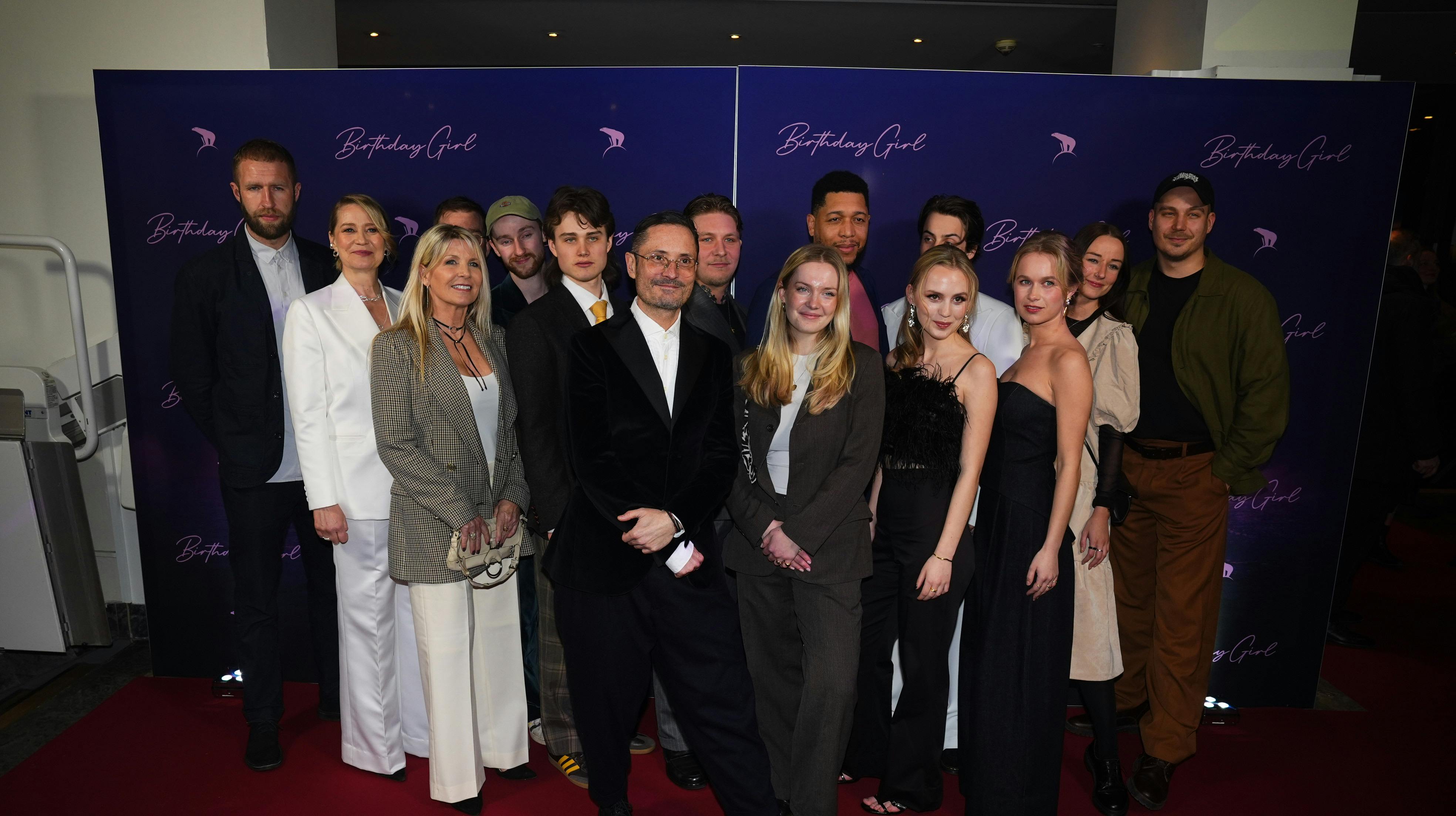Hele holdet bag "Birthday Girl" er naturligvis med på denne store aften.