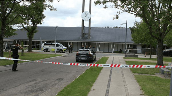 Politiet mødte sidste sommer massivt op til den psykiatriske afdeling i Brøndby, hvor en psykiater blev slået ihjel og to andre medarbejdere såret.