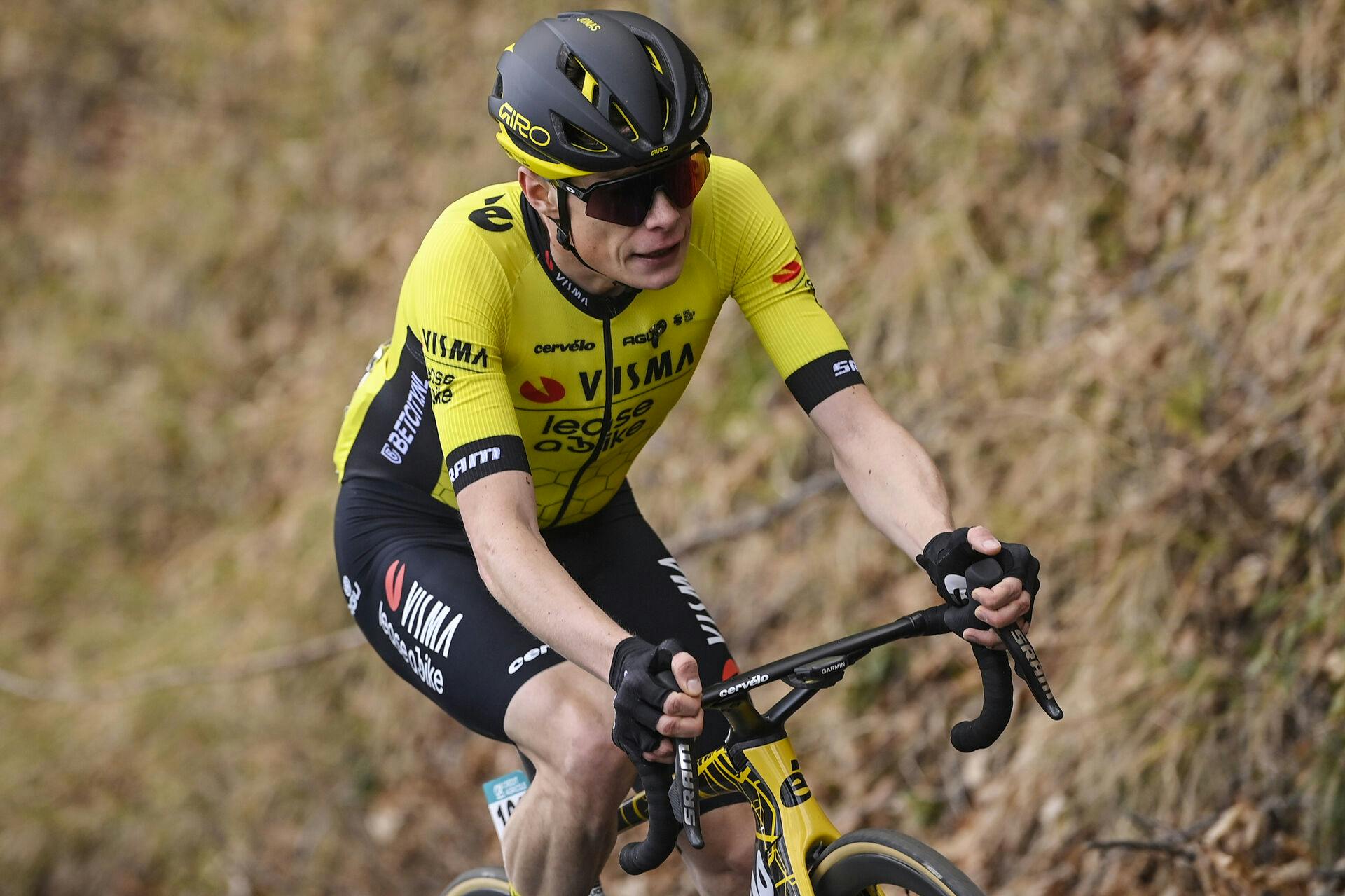 Jonas Vingegaard er fortsat indlagt på hospitalet efter sit styrt torsdag eftermiddag.