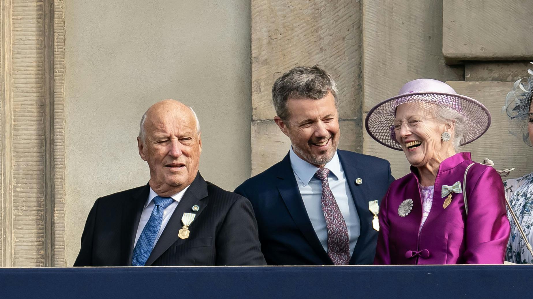 Kong Harald, kong Frederik og dronning Margrethe i sommer.