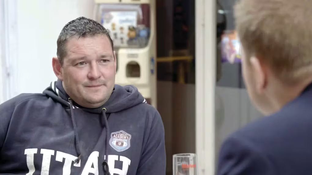 Også DR-programmet "Kontant" har lavet udsendelser om storsvindleren, der har udnyttet og misbrugt utallige. 