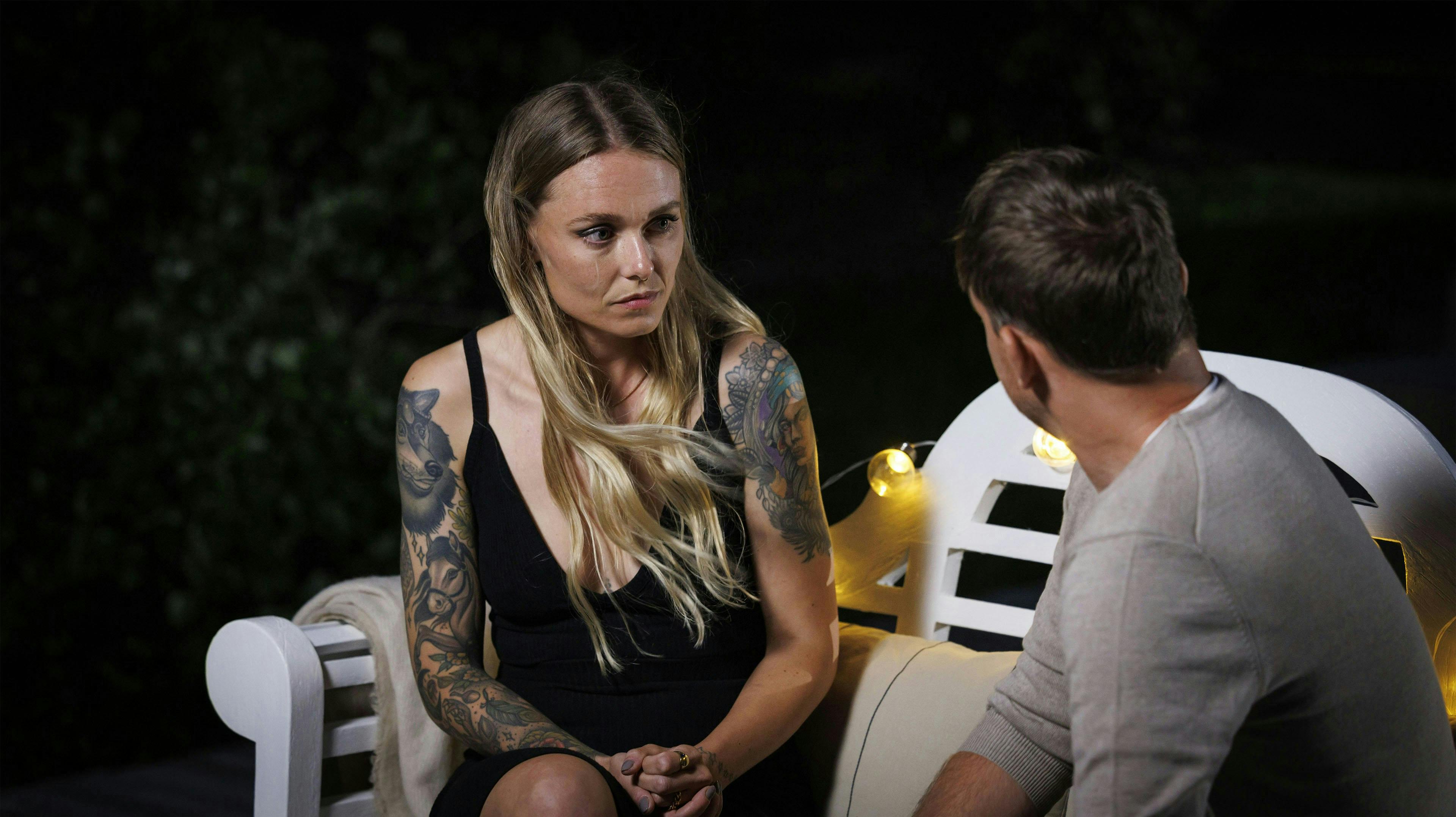 Freja Mikaelsen bad Anders om forklaring på, hvorfor han ikke tog hende med videre på date. Derefter gik det op for hende, at heller ikke Benjamin var et muligt emne romantisk. Efter hun smuttede, mødte hun dog sin udkårne.