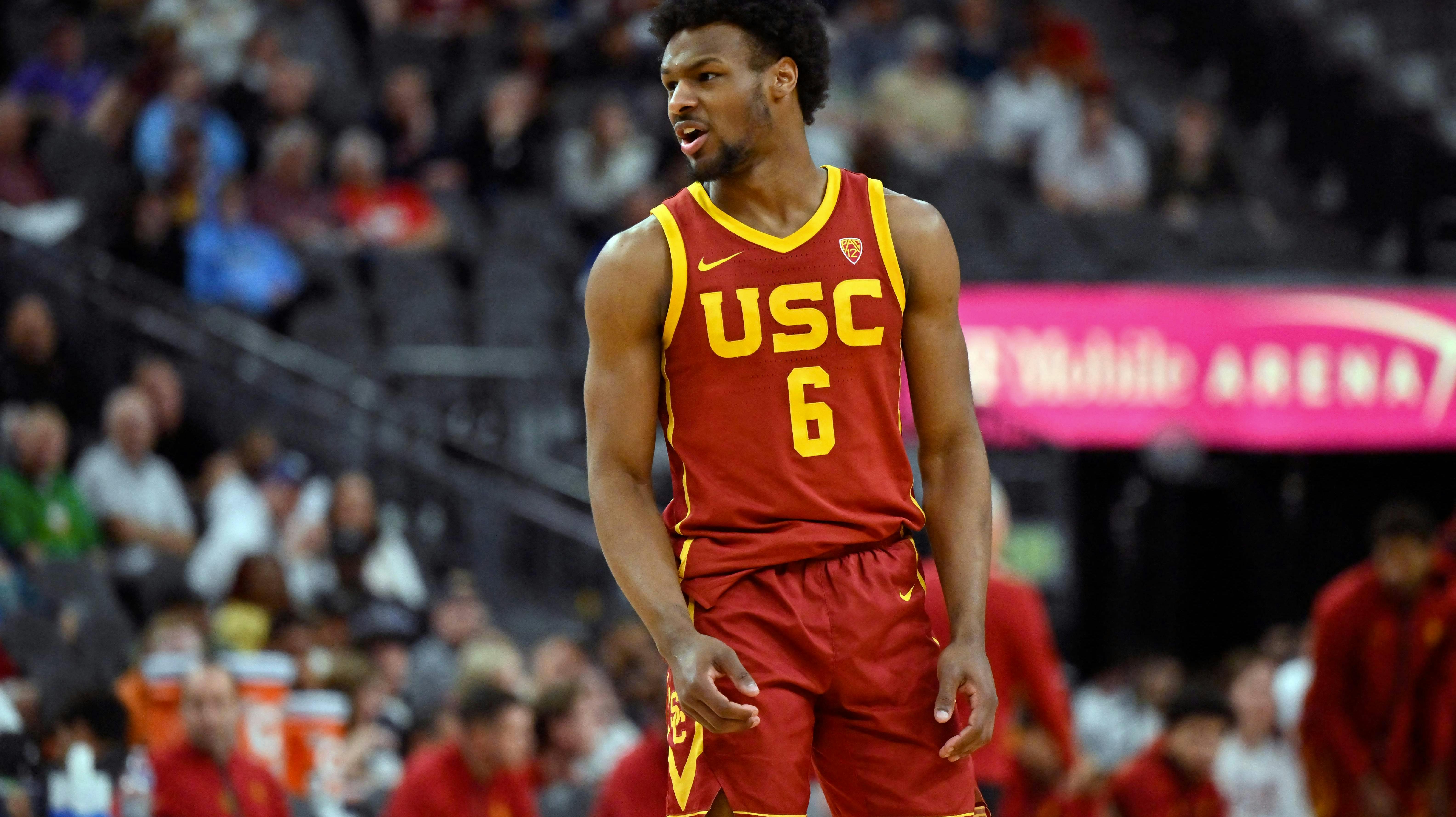 Bronny James fik sig sidste år en stor forskrækkelse i form af et hjertestop. Det skete under en træning med hans universitetshold University of Southern California. (Arkivfoto).