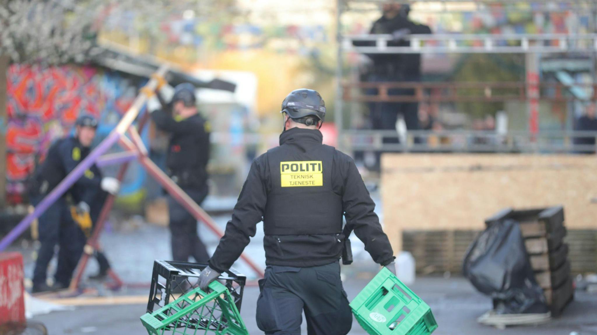 Lørdag bliver gaden gravet op, brosten for brosten.