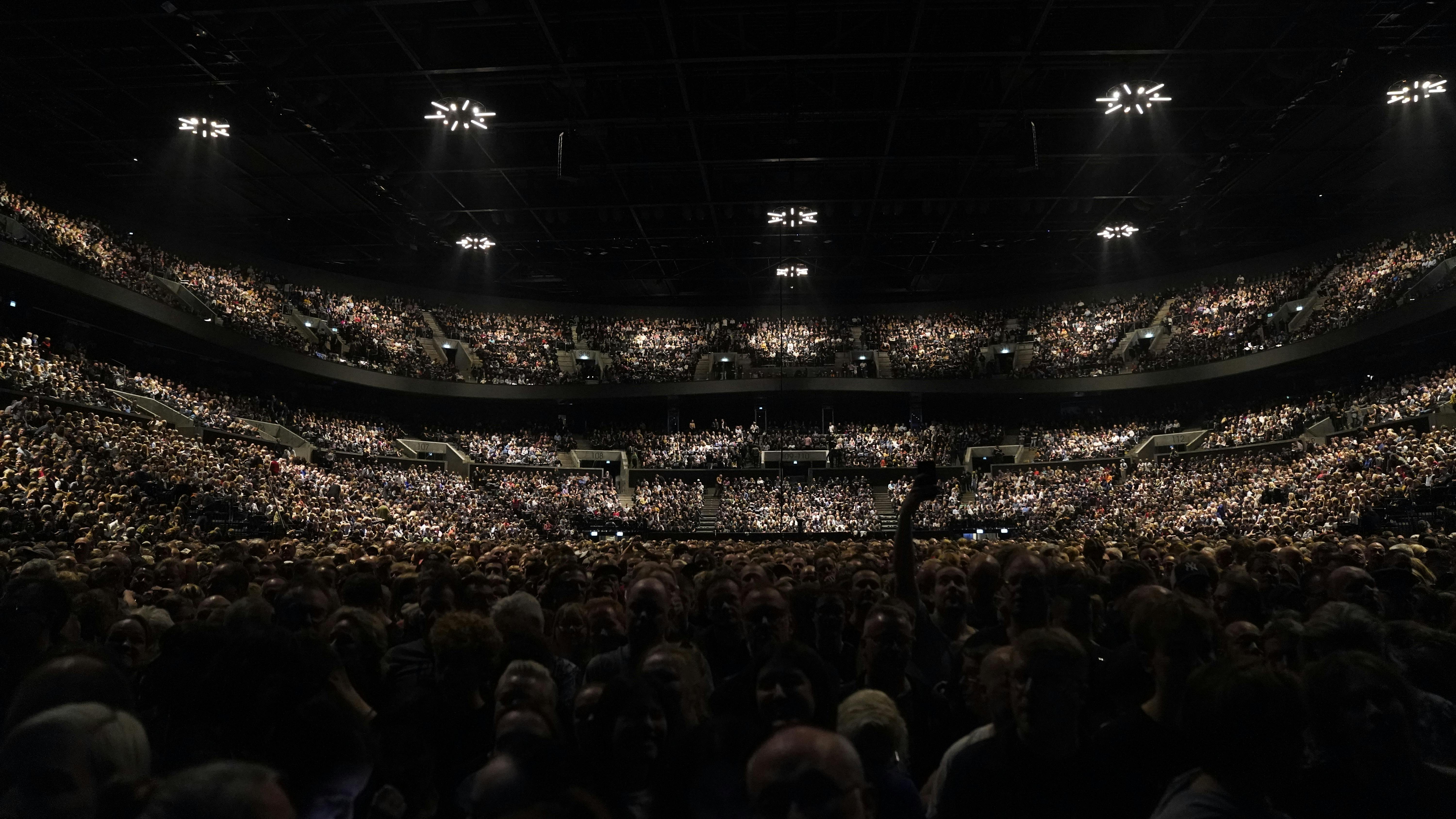 Britiske The Cure med Robert Smith i spidsen giver koncert i Royal Arena i Ørestad i København fredag den 14. oktober 2022.