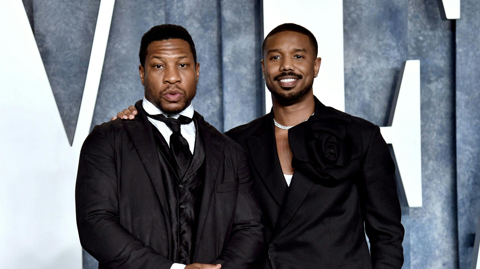 Jonathan Majors og Creed-kollegaen Michael B. Jordan på den røde løber i 2023.