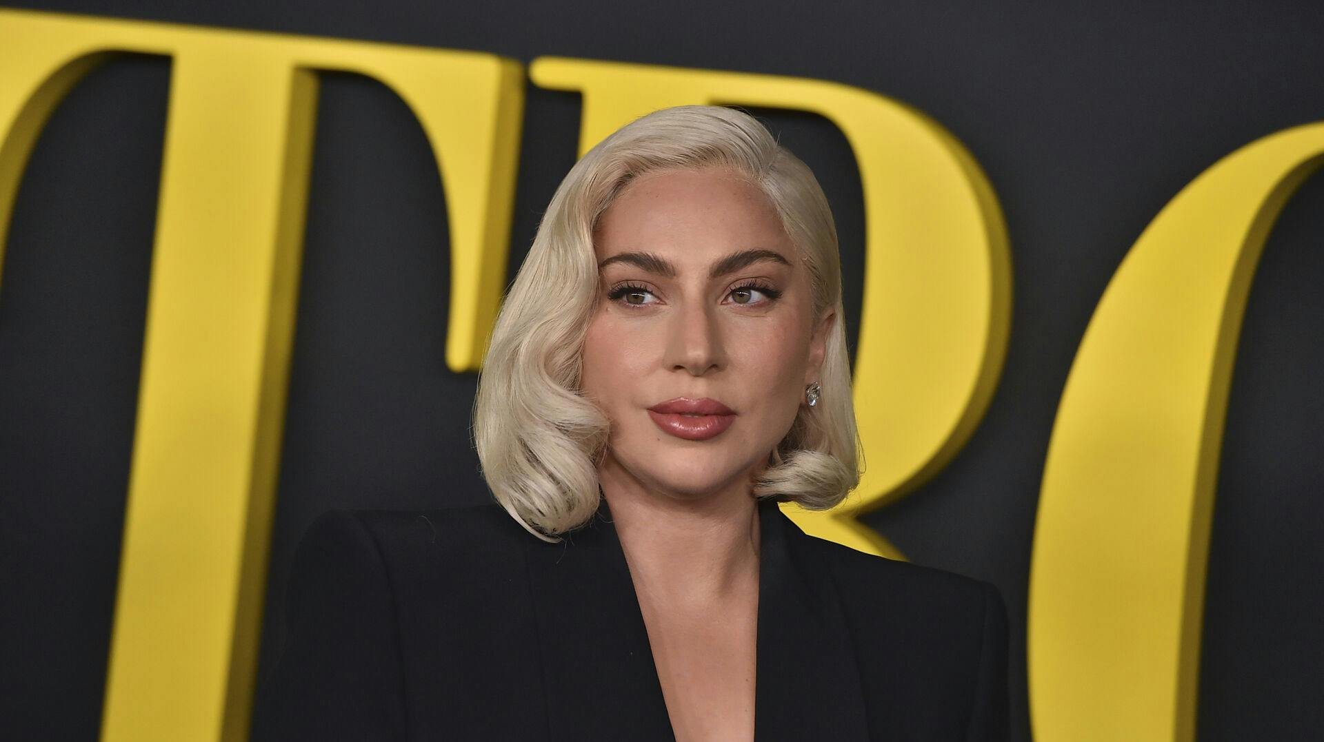 Er Lady Gaga blevet forlovet?