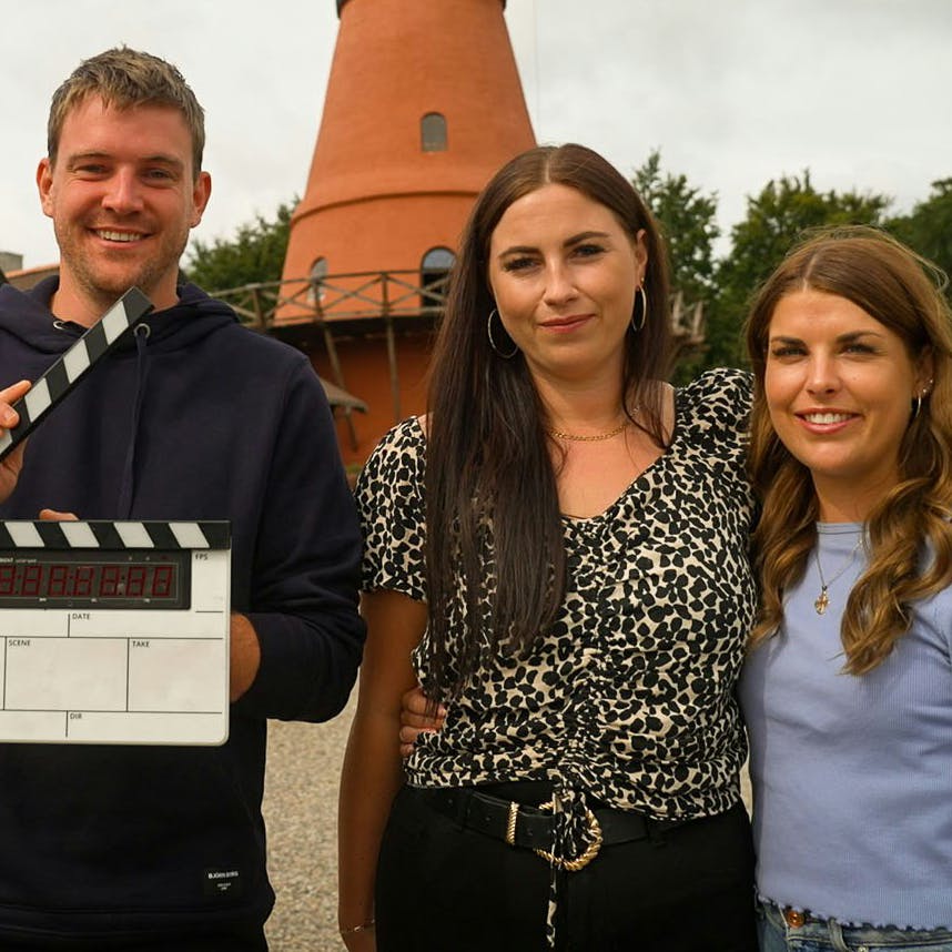 Anne og Emilie er to af Anders Ingwersens bejlere i "Kærlighed hvor kragerne vender".