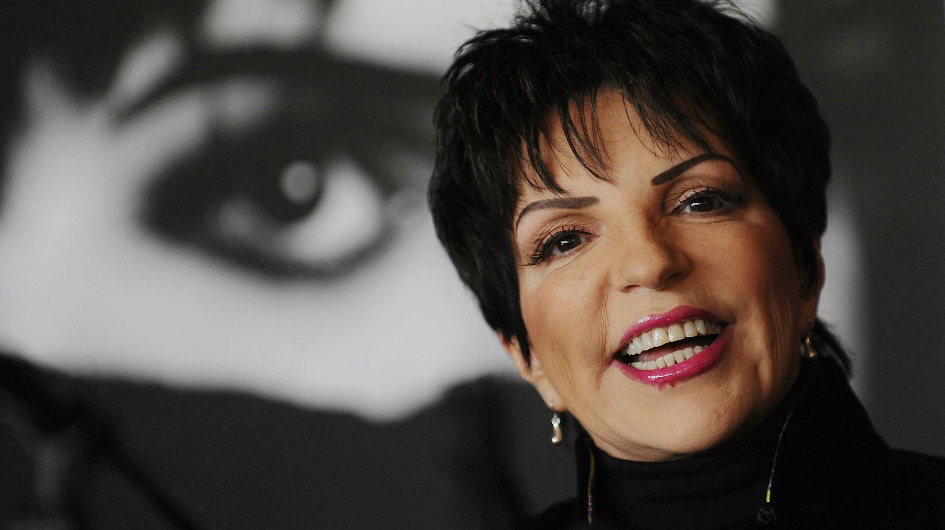 (ARKIV) US entertainer Liza Minnelli, who last toured Australia in 1989, speaks at a media conference in Sydney on October 13, 2009. Amerikansk sanger og skuespiller Liza Minnelli fylder 75 år fredag den 12. marts 2021. . (Foto: GREG WOOD/Ritzau Scanpix)