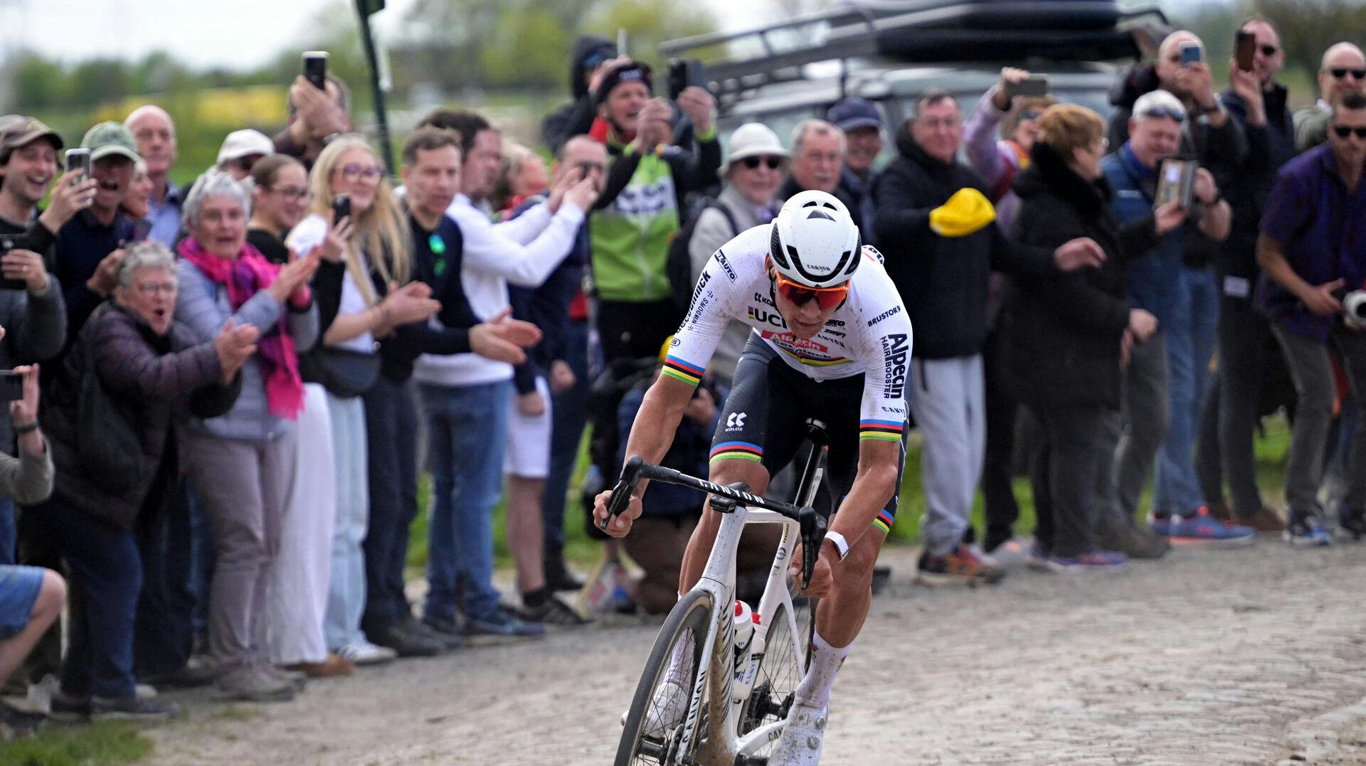 Alpecin-Deceuninck's Mathieu van der Poel var suveræn på brostenene søndag.
