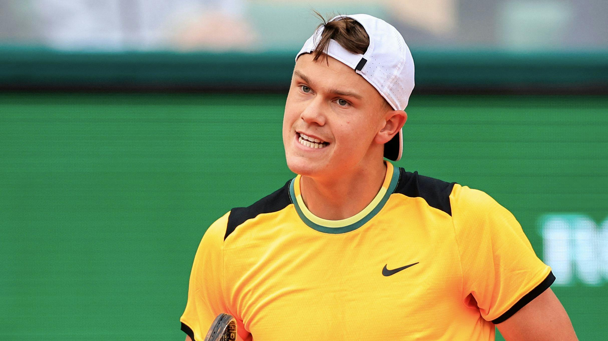 Holger Rune var onsdag i aktion mod indiske Sumit Nagal i Monte Carlo Masters. Regn afbrød kampen kort inde i andet sæt.