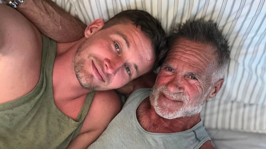 29-årige Aaron og 67-årige Mike er gift. Og lykkelige.