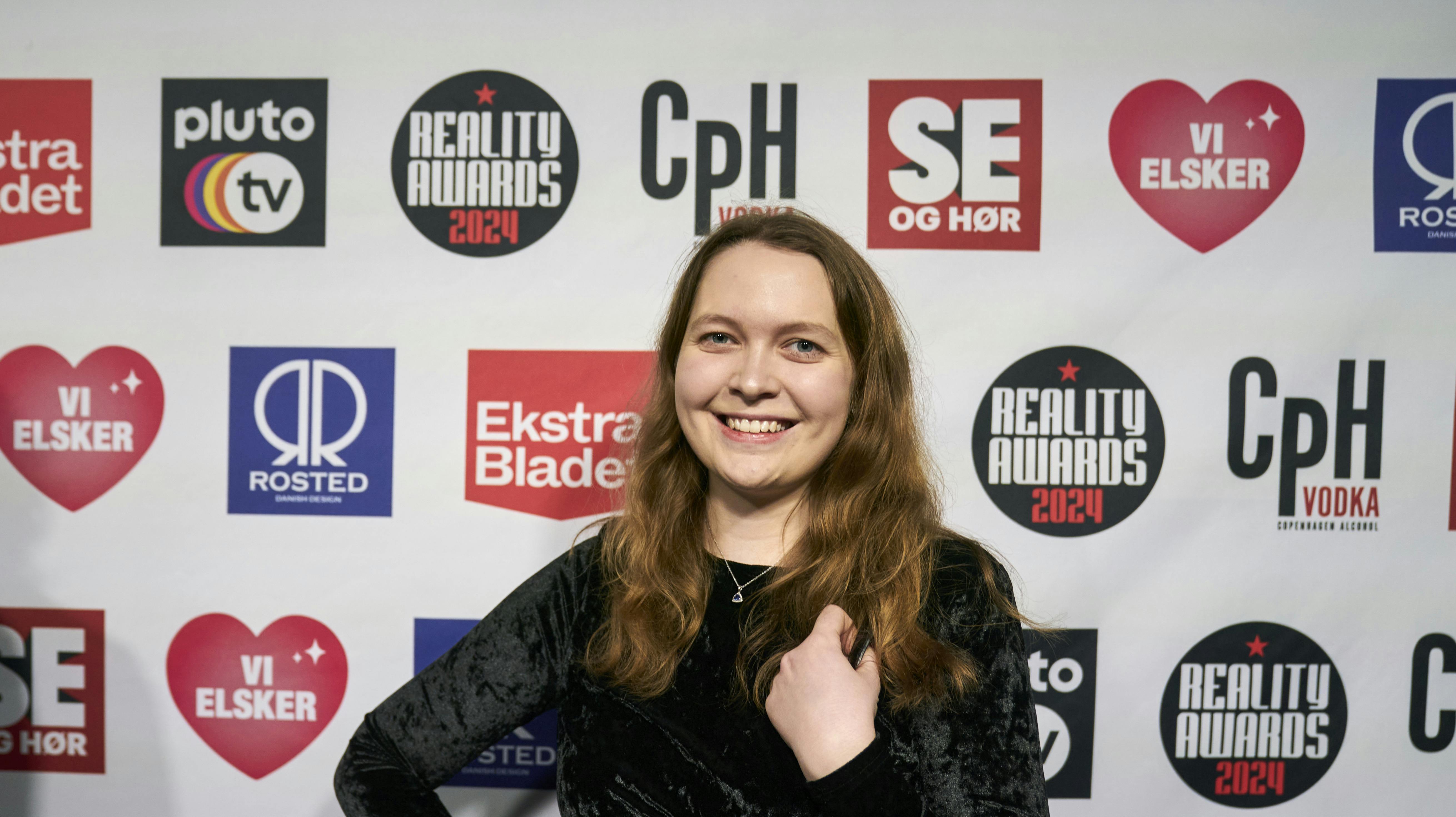 Rachel fra "Årgang 0" måtte tirsdag hjælpe med at evakuere folk fra SAS-loungen i Københavns Lufthavn.