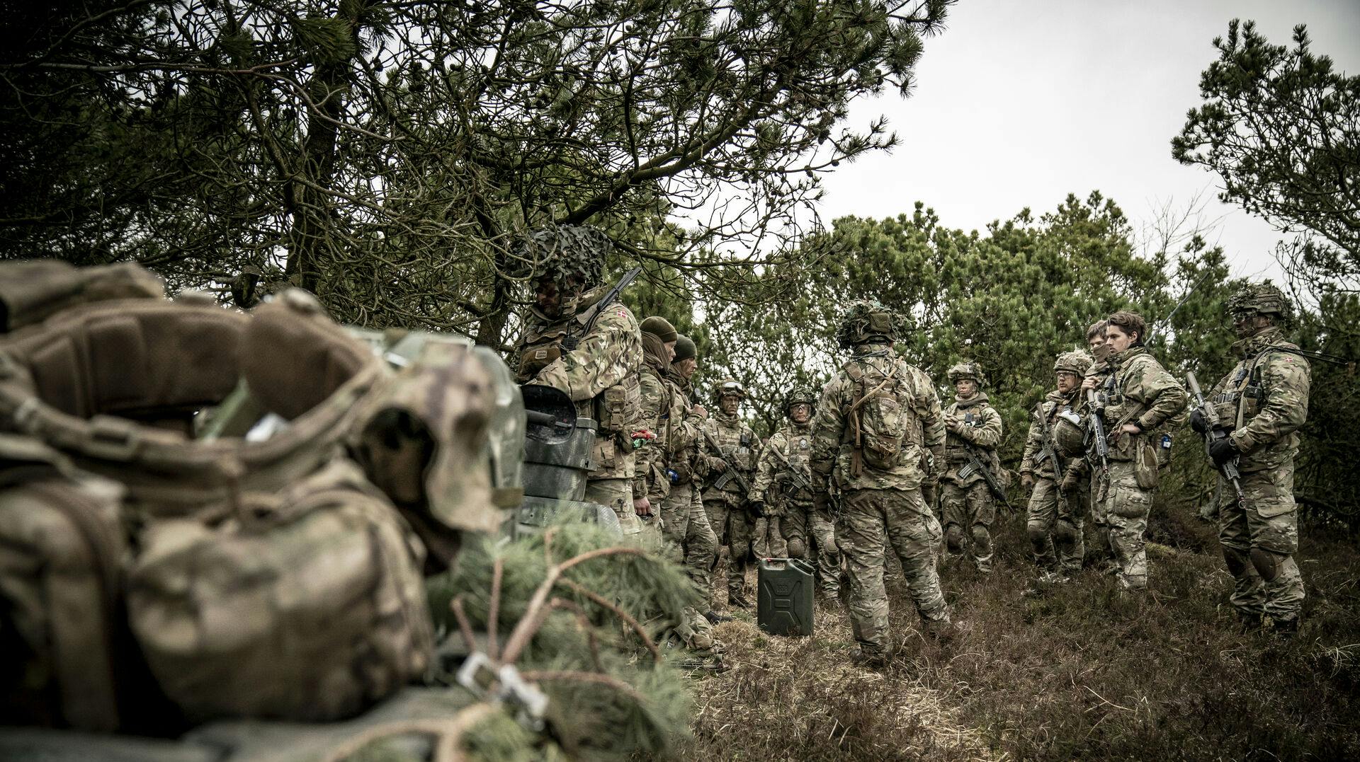 Værnepligt eller ej? Regeringens nye plan om militærtiden kan få økonomiske konsekvenser, da militærnægtere pludselig kan koste statskassen millioner af kroner.