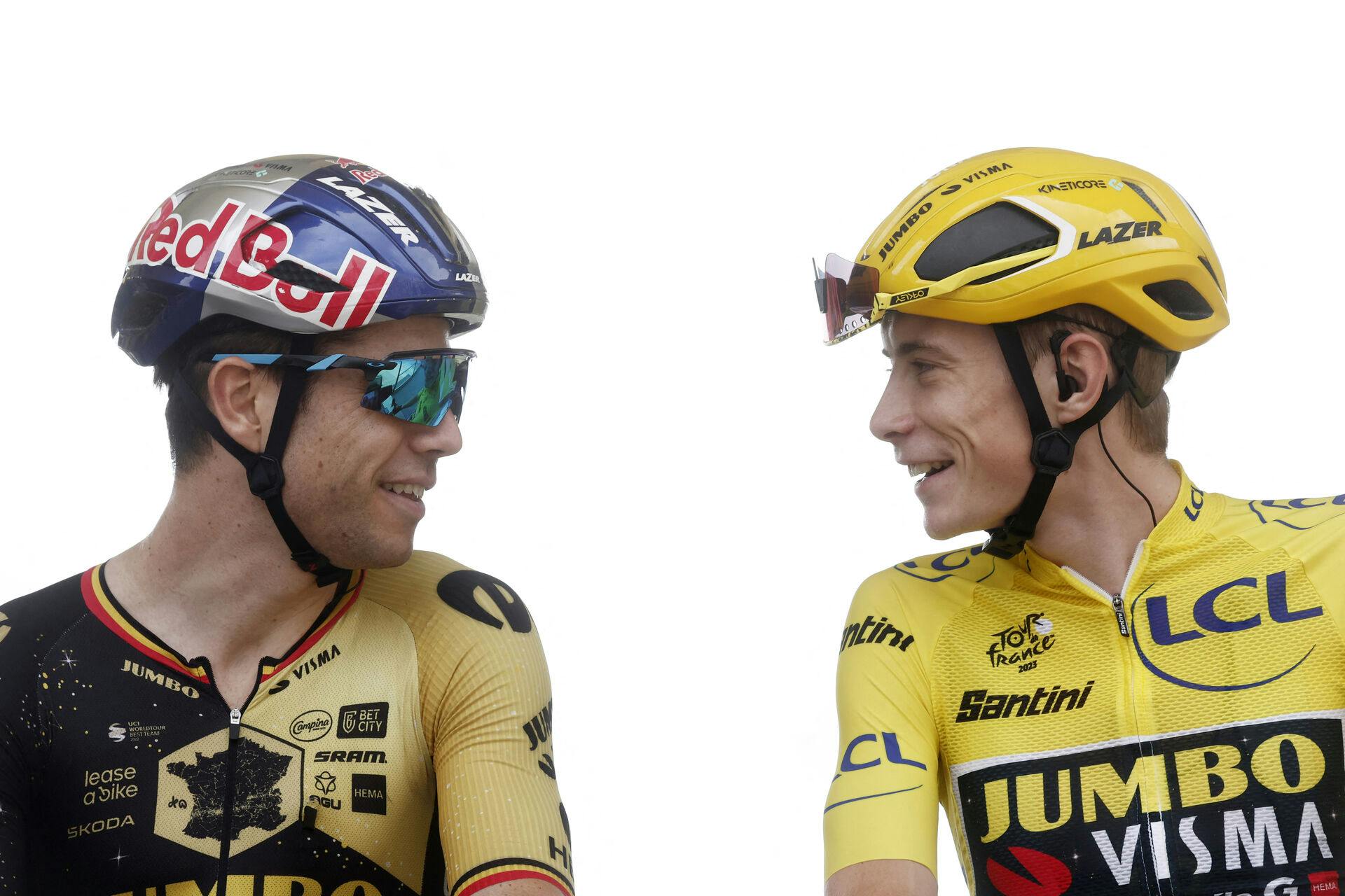 Cycling - Tour de France - Stage 11 - Clermont-Ferrand to Moulins - France - July 12, 2023 Team Jumbo-Visma's Jonas Vingegaard and Wout van Aert ahead of stage 11 REUTERS/Benoit Tessier