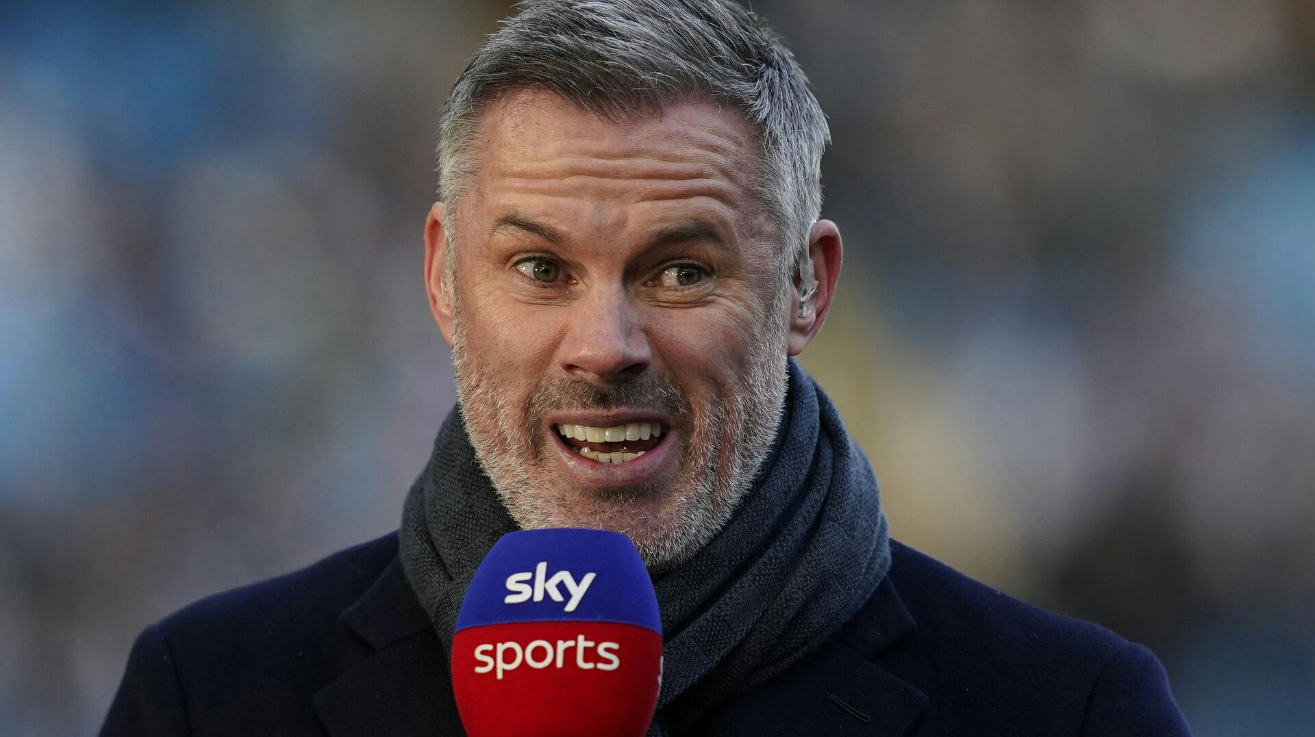 Ifølge Jamie Carragher, skal fodboldspillere vente med børn til de rammer 30.