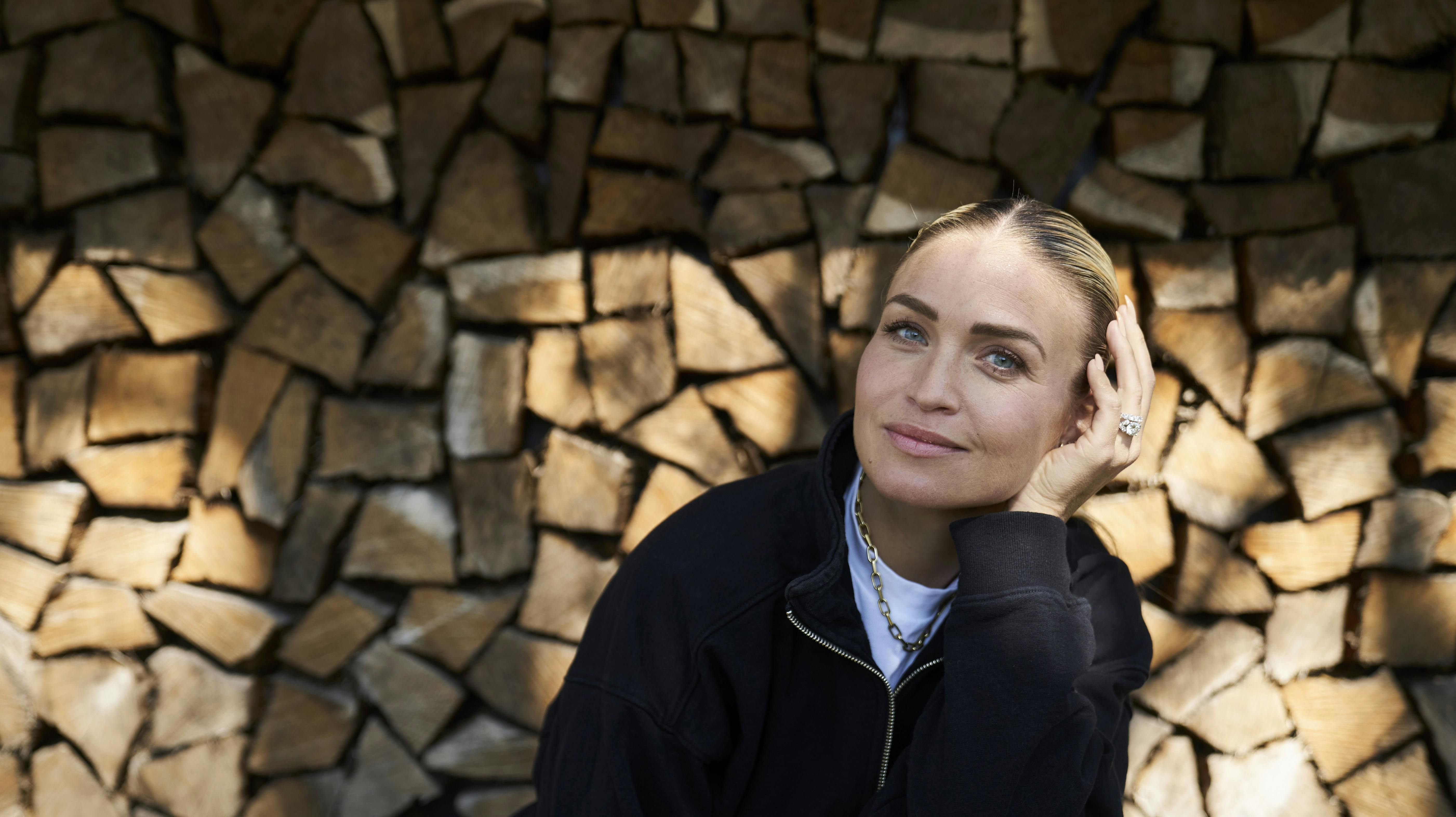 Christiane Schaumburg-Müller havde svært ved at forlade mandens side, da de i 2022 oplevede at miste deres første fælles barn.