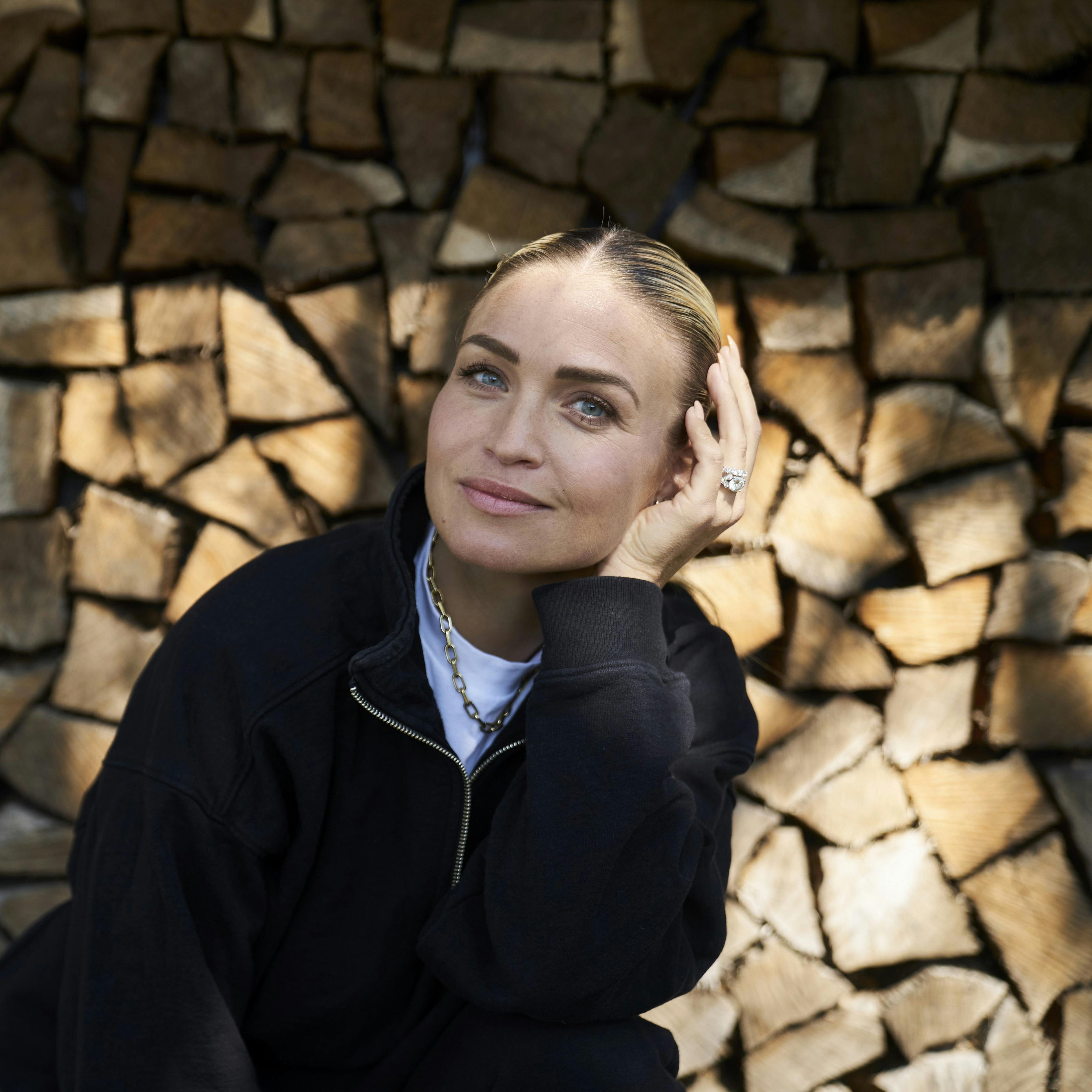 Christiane Schaumburg-Müller havde svært ved at forlade mandens side, da de i 2022 oplevede at miste deres første fælles barn.