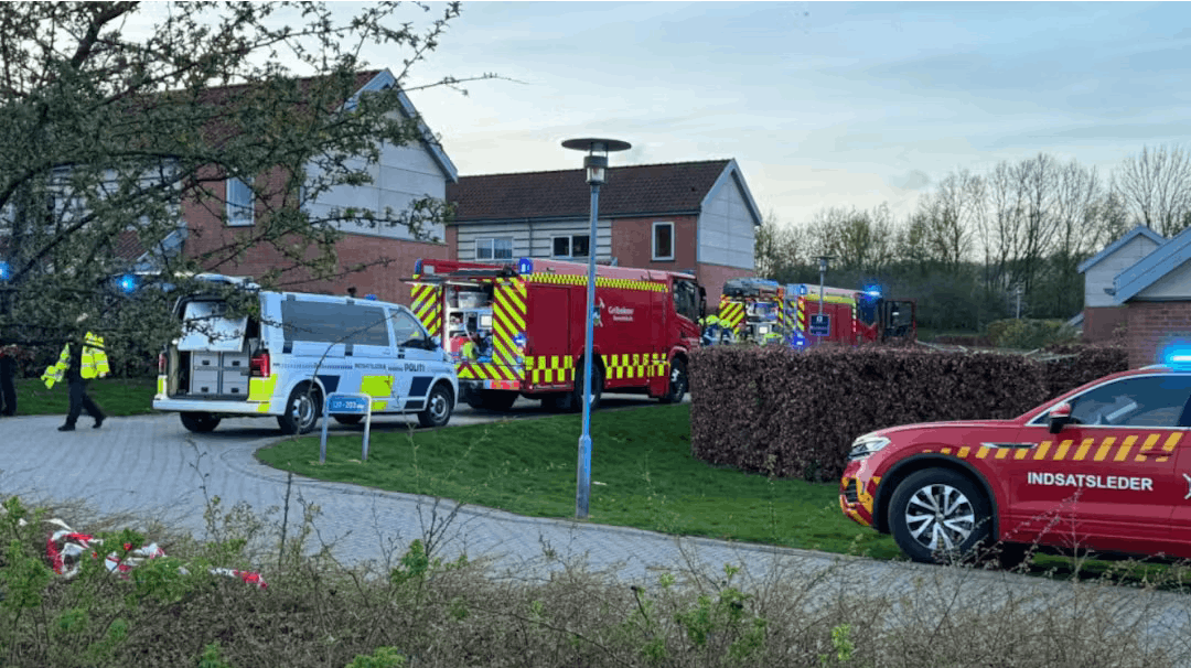 Sådan så det ud, da politiet var der på sit højeste torsdag aften.