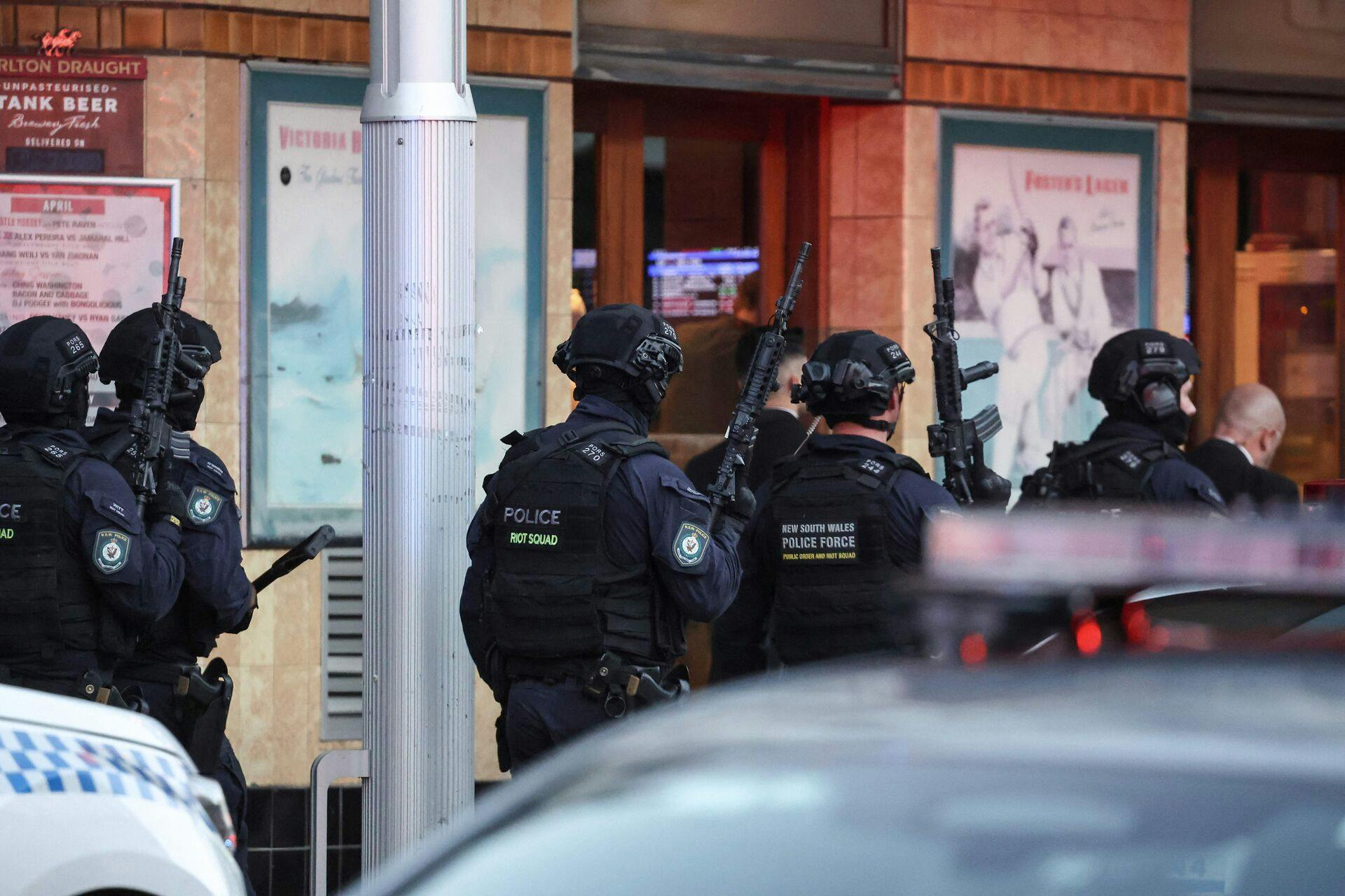 Politiet tog ingen chancer under blodbadet, selvom man arbejder med en teori om, at der kun var en gerningsmand, som nu er skudt og dræbt.