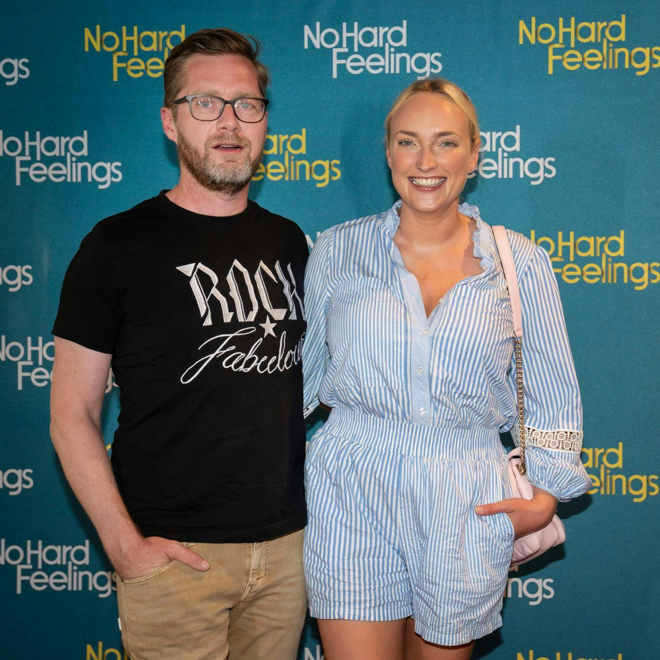 Der er ikke meget at smile over for Lasse Rimmer, når det gælder privatøkonomien. Men i kærligheden har han og Line Hoffmeyer meget at glæde sig over.