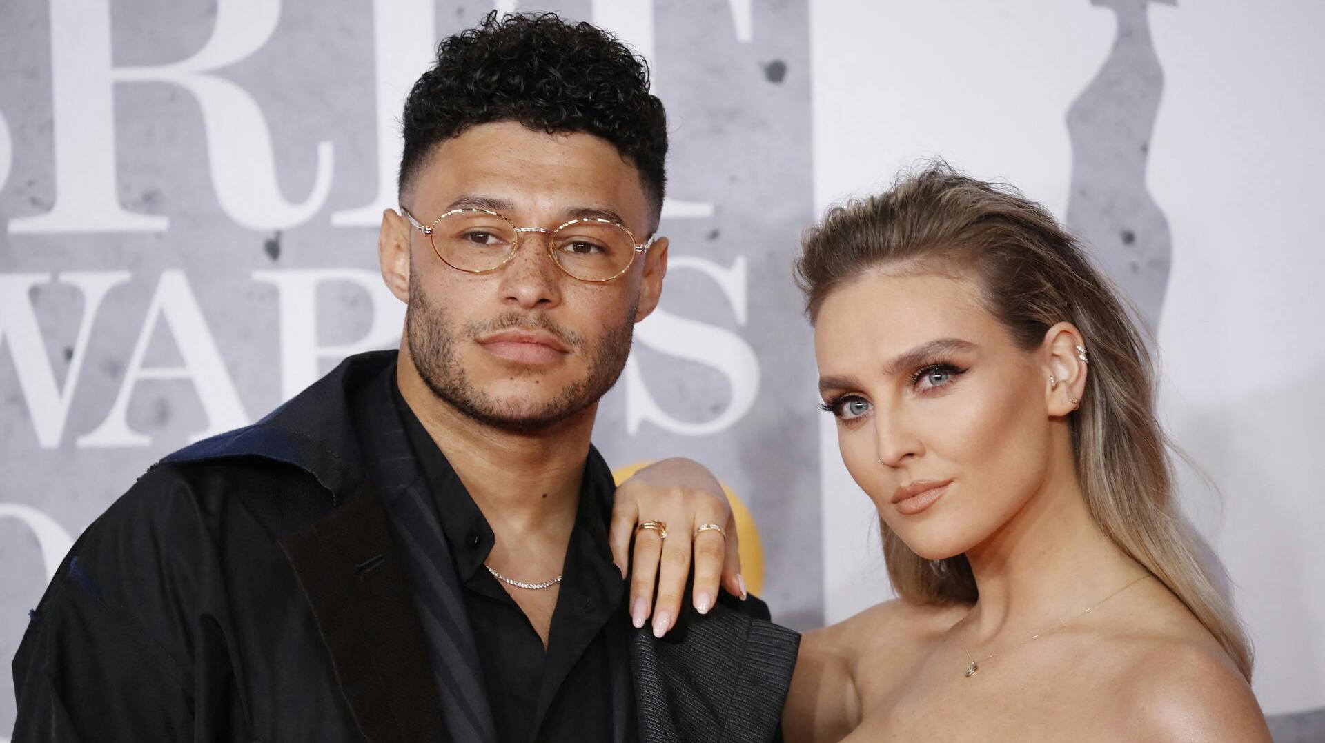 Alex Oxlade-Chamberlain og Perrie Edwards har været sammen i otte år, blev forlovet i 2022 og blev forældre i 2021. Men alligevel har stjerneparret aldrig boet med hinanden.