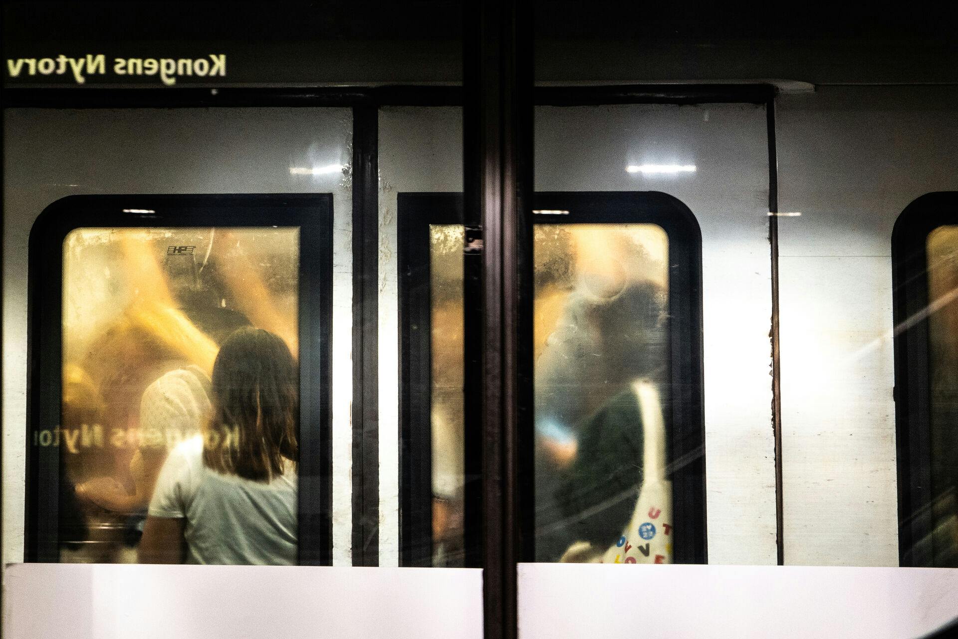 Mandag morgen melder metroen i København om problemer på flere linjer.