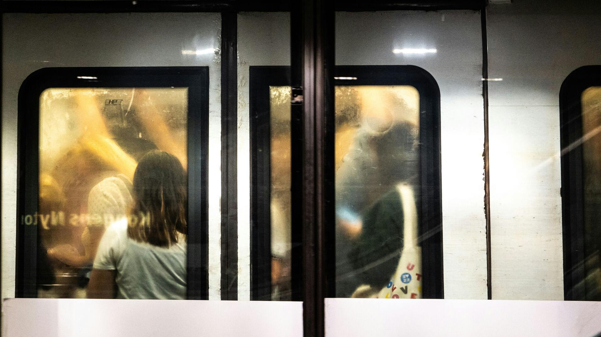 Mandag morgen melder metroen i København om problemer på flere linjer.