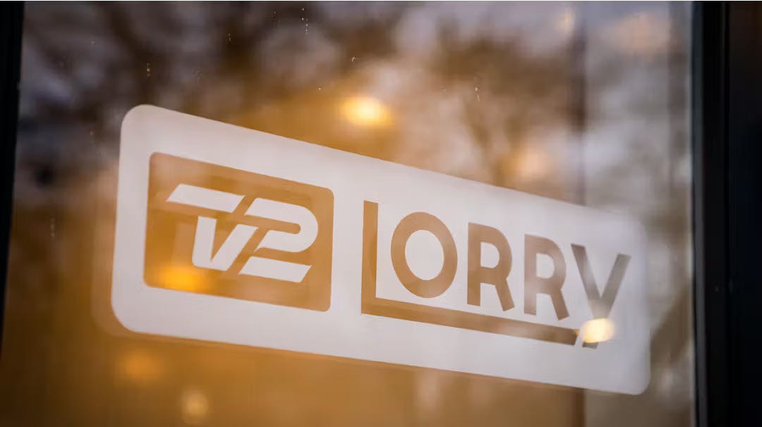 TV 2 Lorrys første udsendelse blev sendt 2. januar 1990.