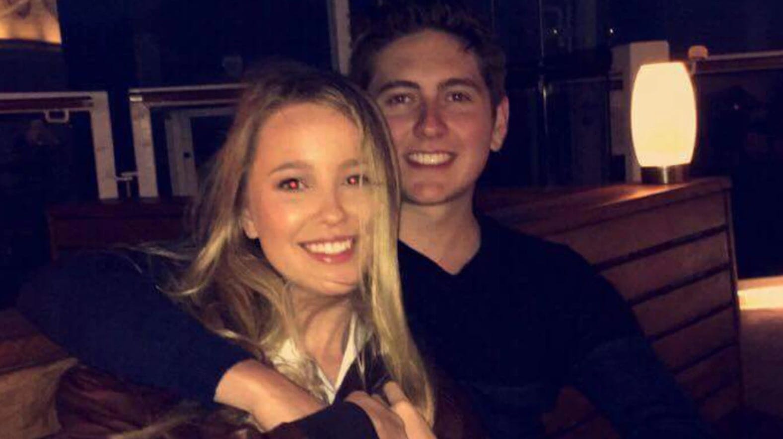 Et af ofrene for lørdagens uhyggelige knivangreb i Sydney var den 25-årige Dawn Singleton, der netop havde købt sin brudekjole. Planen var, at hun skulle giftes med sin ungdomskæreste, Ashley Wildey. 