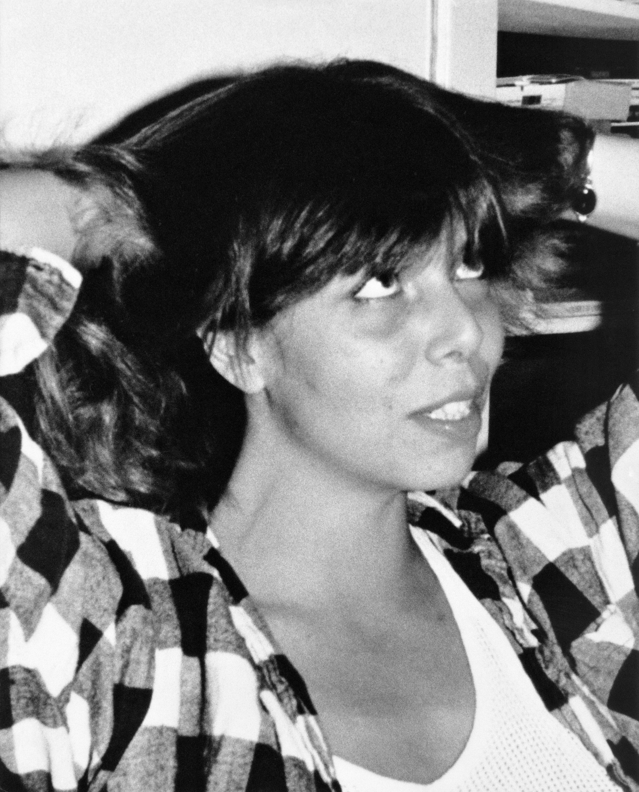 Hanne With blev dræbt nytårsnat 1989/90 i sin lejlighed i Fensmarksgade. Dna-spor ført til anholdelse af en 53-årig mand som den 7. februar 2024 blev en fremstillet i grundlovsforhør sigtet for drabet på den 23-årige kvinde.