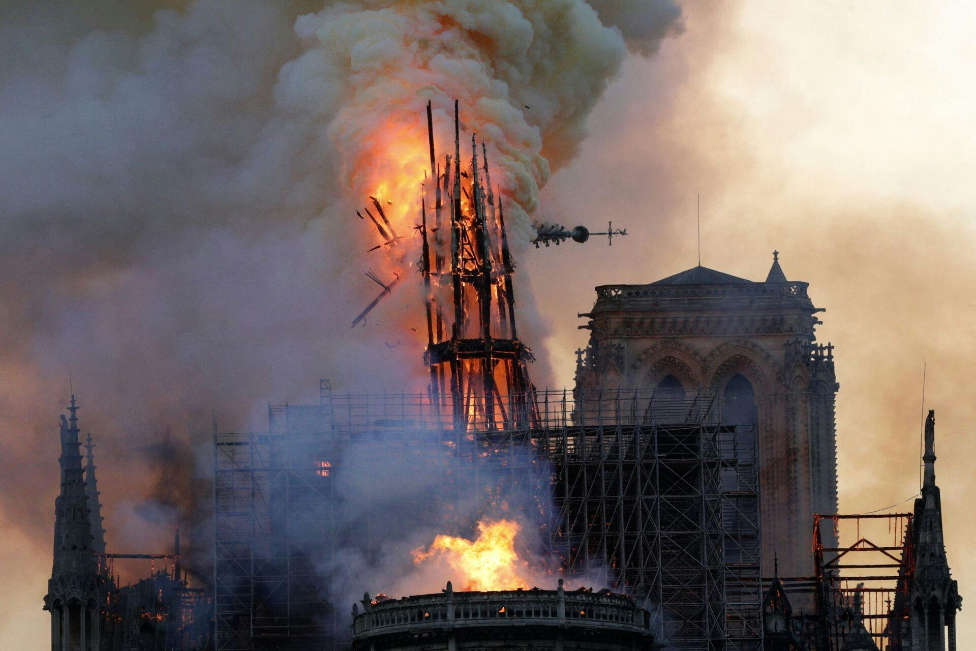 Sådan så det ud, da den ikoniske Notre Dame brændte 15. april 2019.