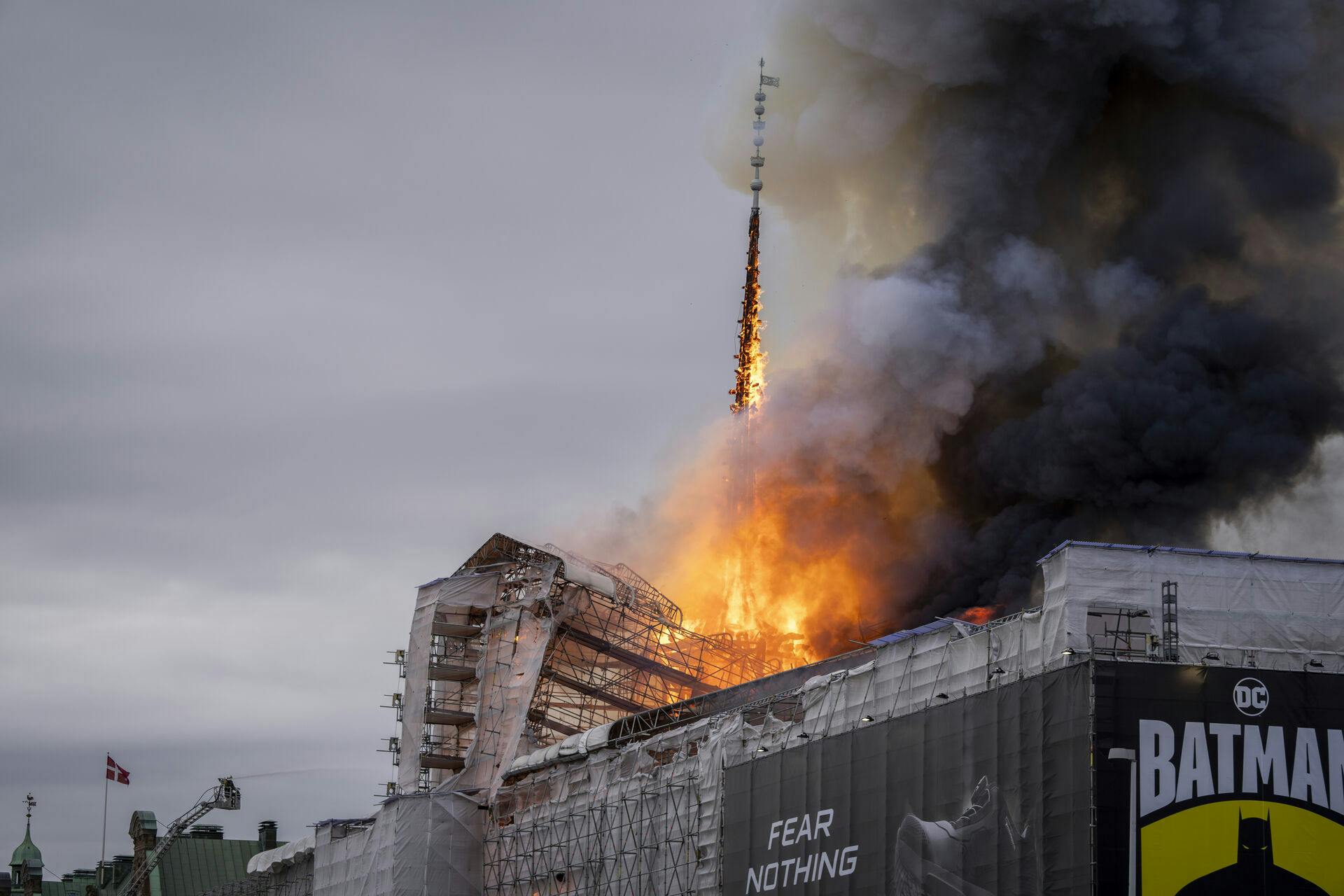 Fire in the historic building Børsen in Copenhagen Tuesday, April 16, 2024.. (Photo: Ida Marie Odgaard/Ritzau Scanpix)