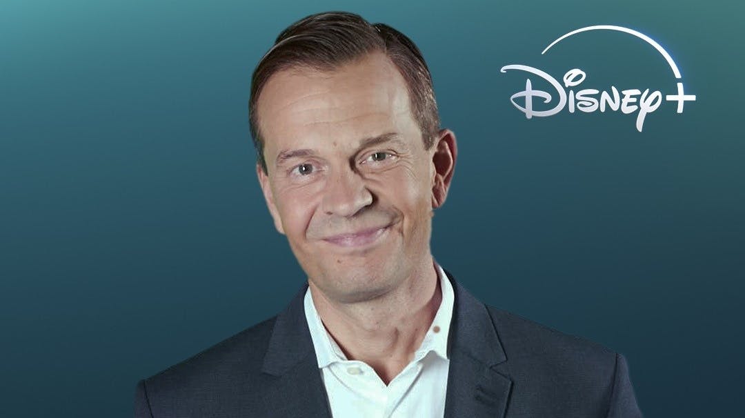 Direktøren fortæller nu om planerne. 