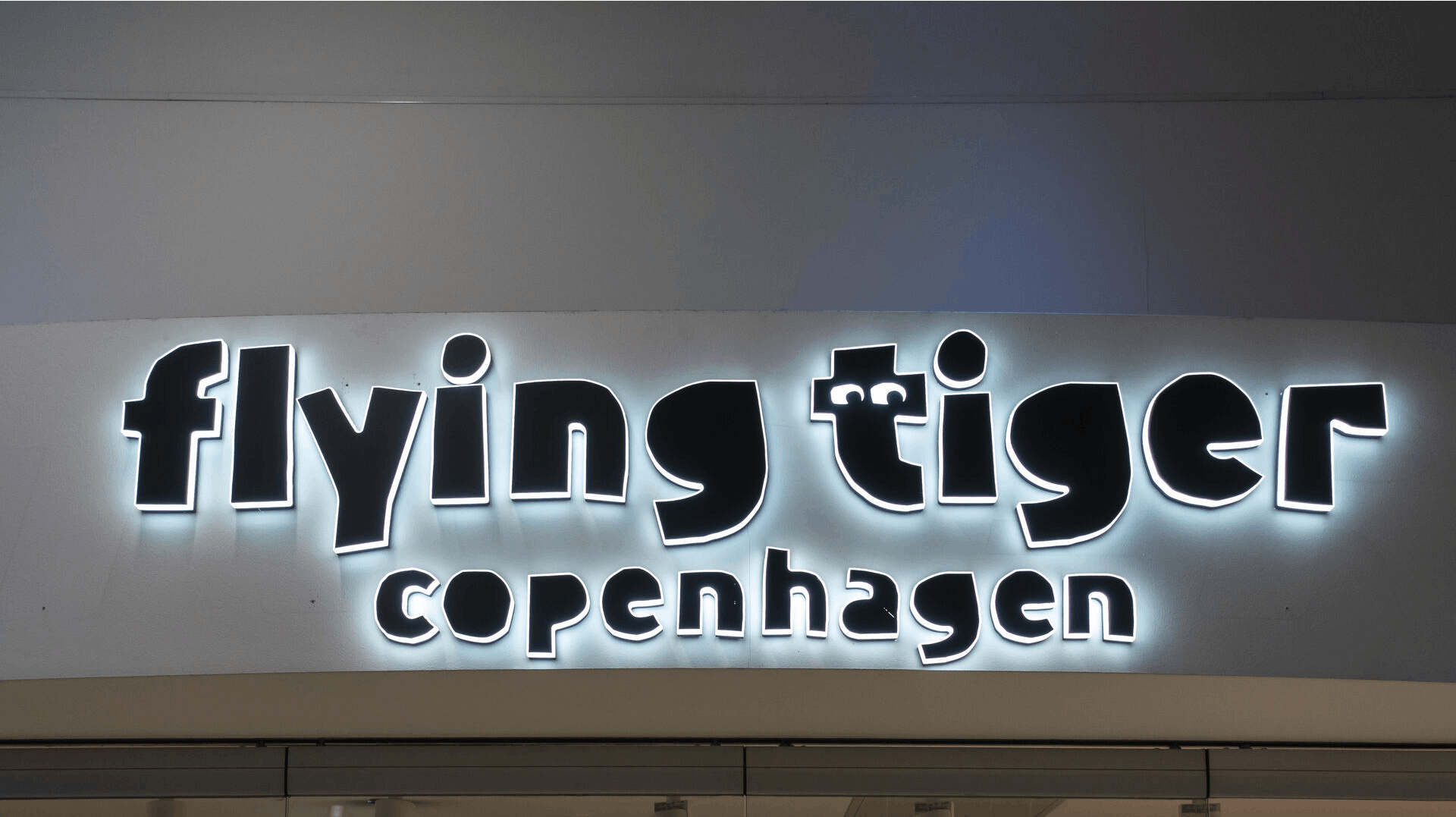 Flying Tiger Copenhagen i Dubai er blevet oversvømmet.