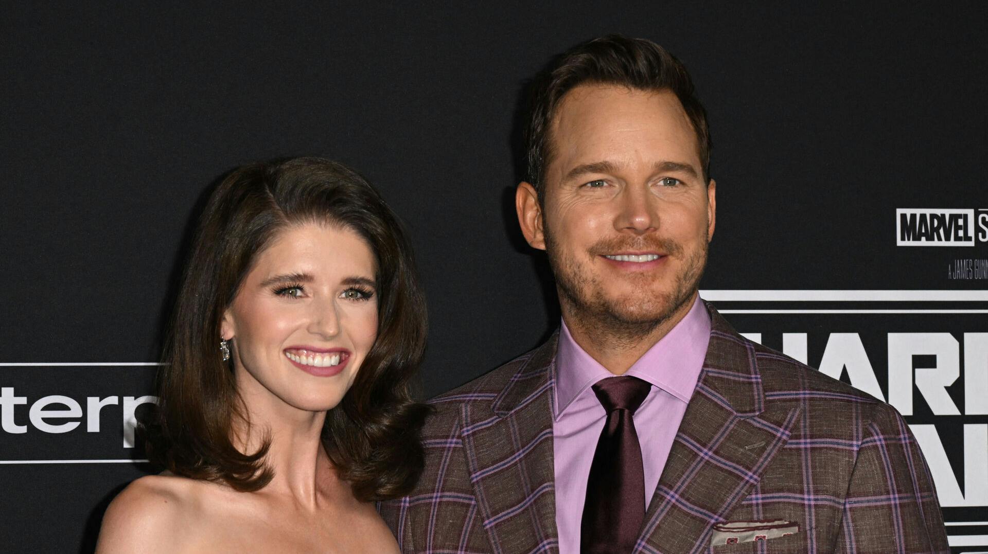 Chris Pratt har for tiden lidt sværere ved at handle ind og gøre andre gøremål derhjemme. Under optagelserne til "Mercy" har han nemlig fået en metalstolpe over anklen.