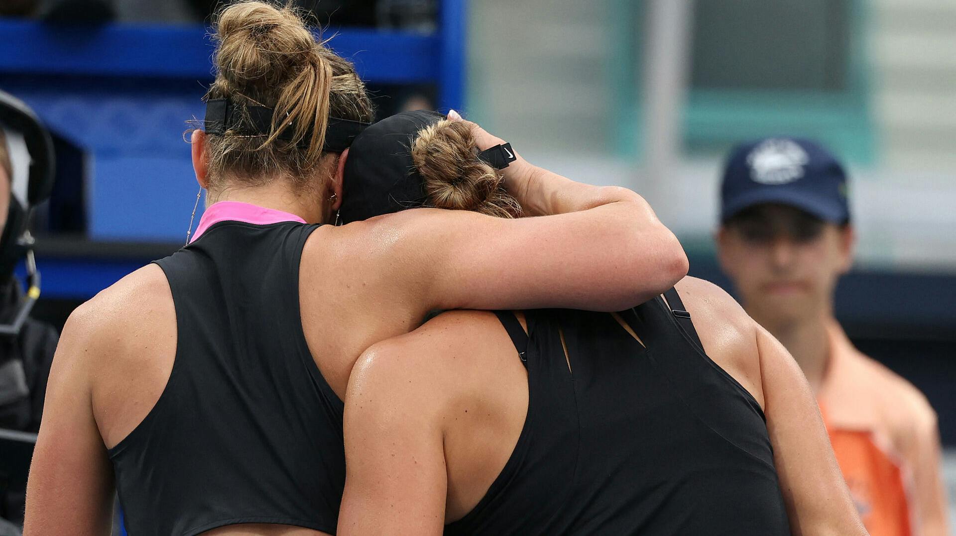 I Miami var det Aryna Sabalenka, der måtte trøstes af Paula Badosa, efter ekskærestens pludselige død.