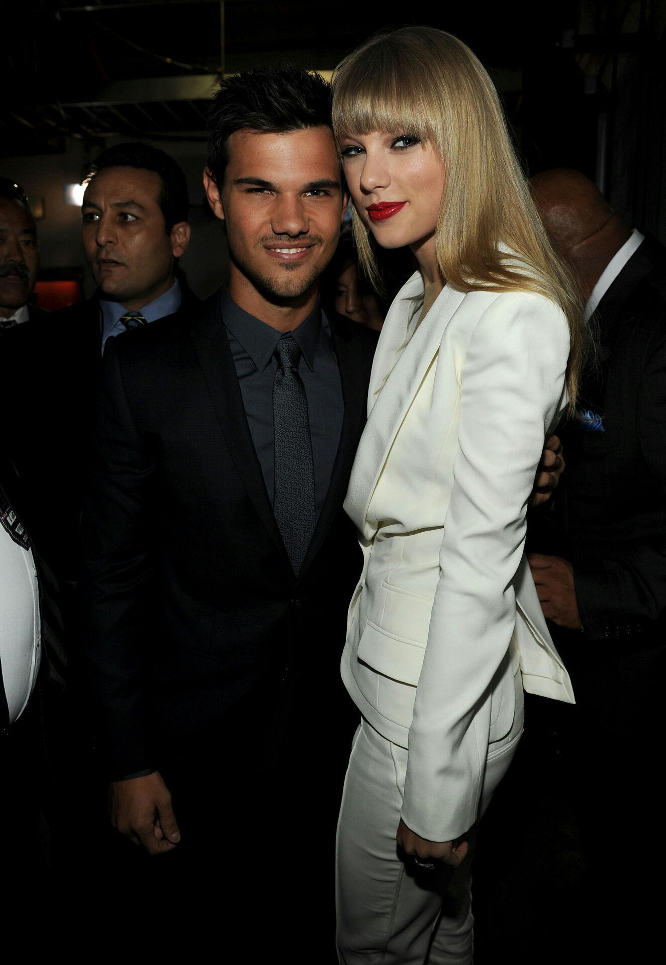 Taylor Lautner og Taylor Swift datede i 2009, men der er ingen dårlig stemning mellem de to. Her fotograferet backstage til MTV Video Music Awards i 2012.