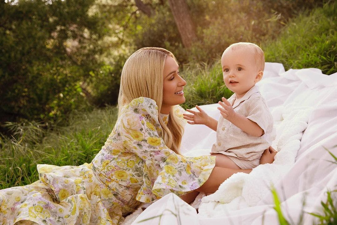 Paris Hilton med sin søn, Phoenix.