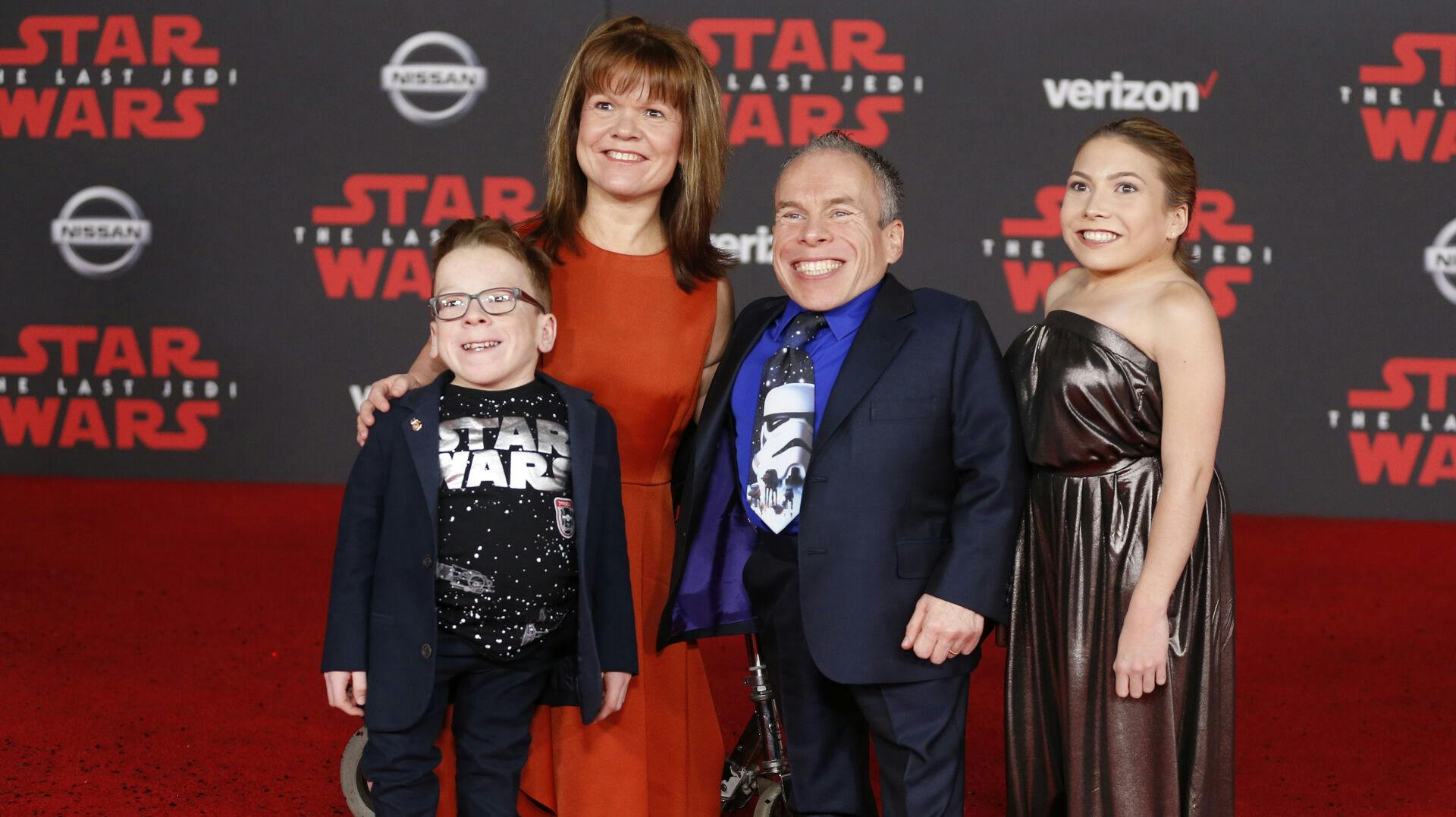 World Premiere of "Star Wars: The Last Jedi" – Arrivals – Los Angeles, California, U.S., 09/12/2017 – Warwick Davis (2nd L) with (L-R) Samantha Davis, Lloyd Davis and Annabelle Davis. REUTERS/Danny Moloshok
