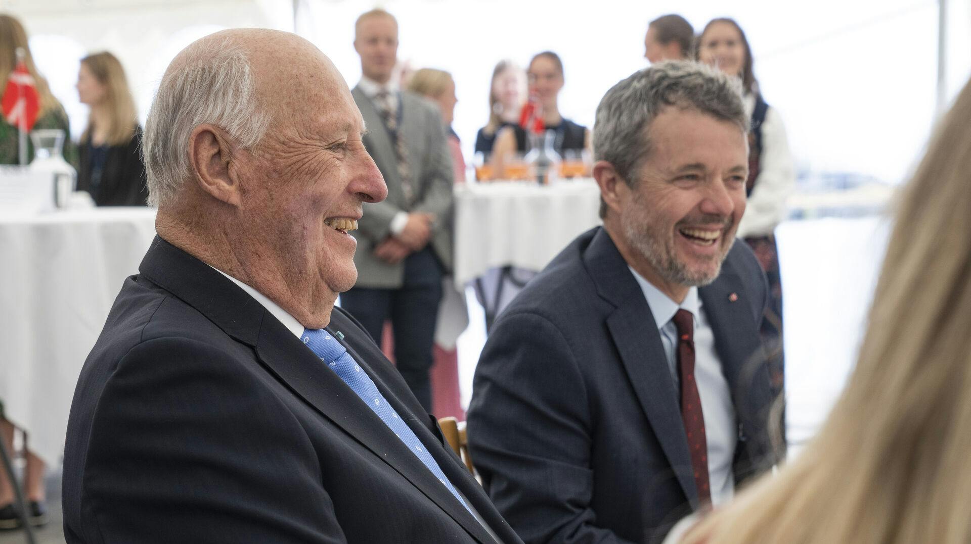 Kong Harald og dronning Sonja med kong Frederik og dronning Mary i Aarhus den 16. juni 2023. 