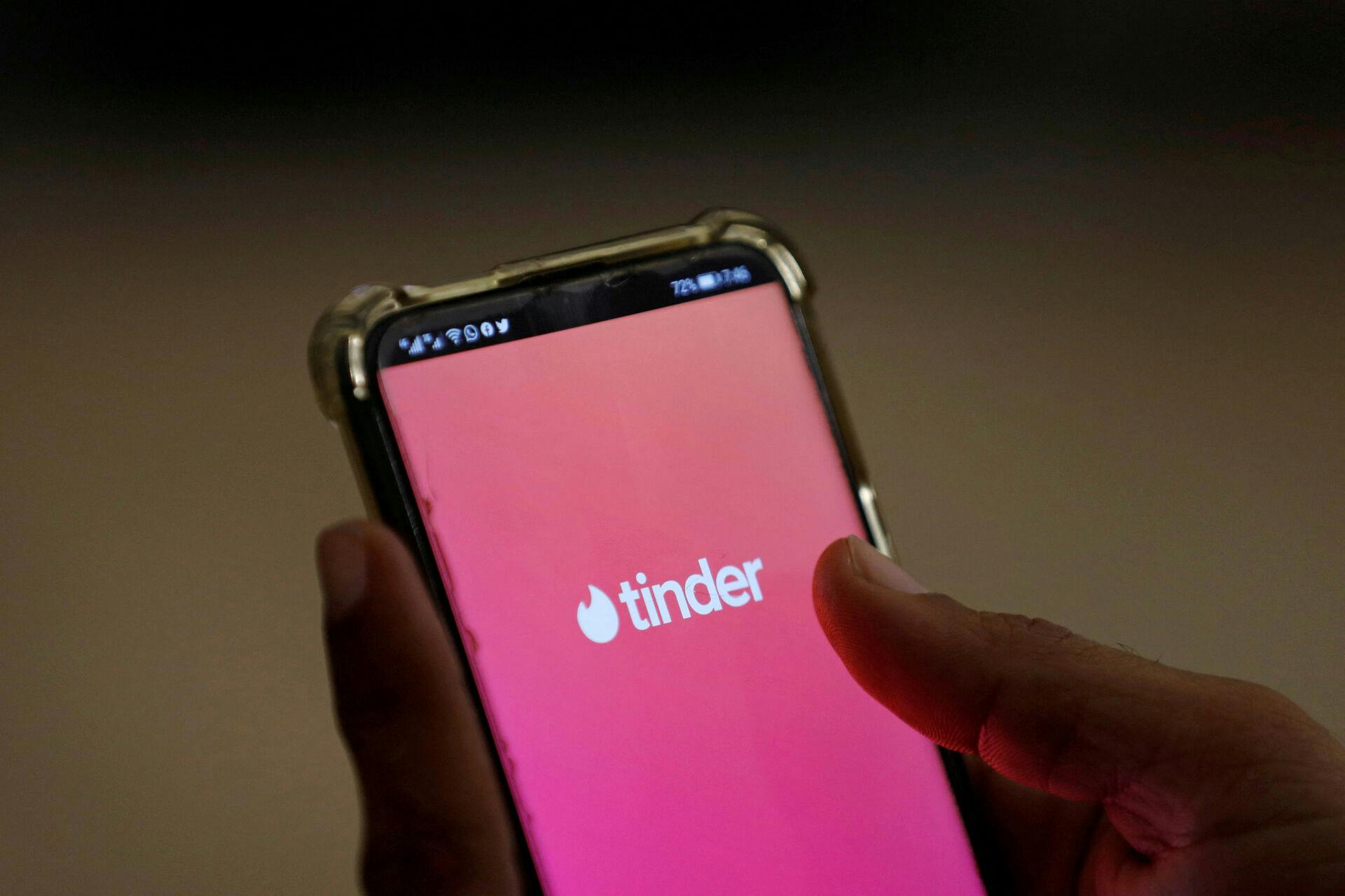 FILE PHOTO: The dating app Tinder is shown on a mobile phone in this picture illustration taken September 1, 2020. REUTERS/Akhtar Soomro/Illustration/File Photo