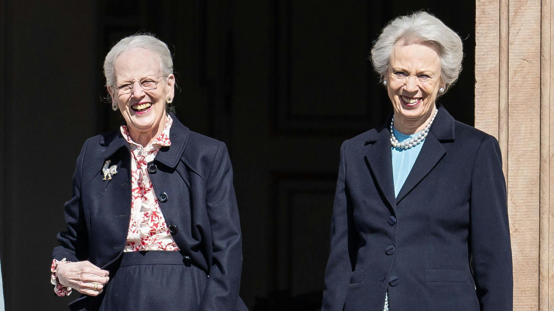 Her ses prinsesse Benedikte til dronning Margrethes 84-års fødselsdag den 16. april. Den 29. april fylder prinsesse Benedikte 80 år. 