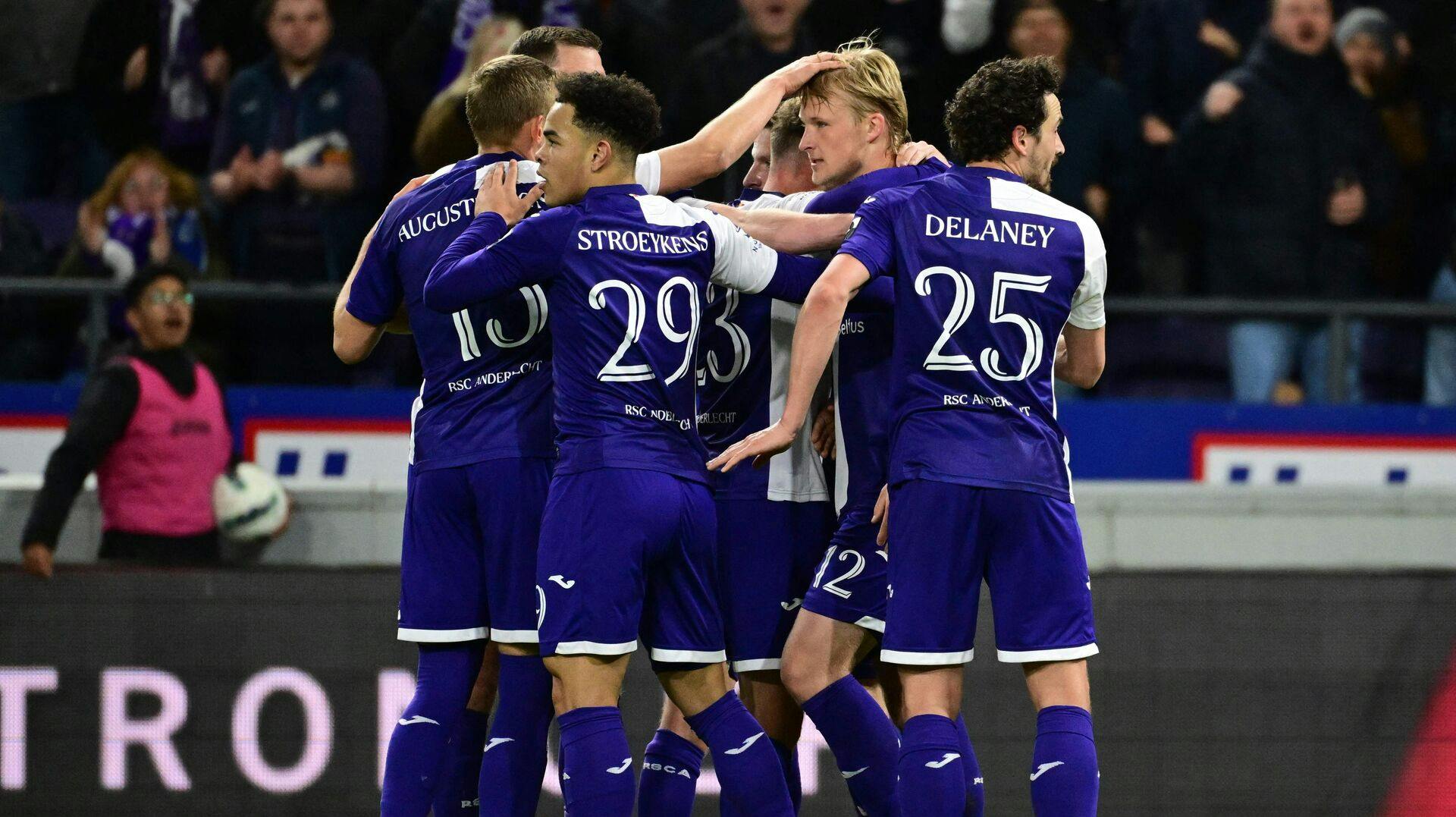 Anders Dreyer leverede både et mål og en assist, og Dolberg noterede også en assist i Anderlechts 3-0 sejr over Cercle Brugge. Fodbolden virkede dog kort efter slutfløjt ligegyldig, da en fodboldfan mistede livet, efter han kollapsede i første halvleg.