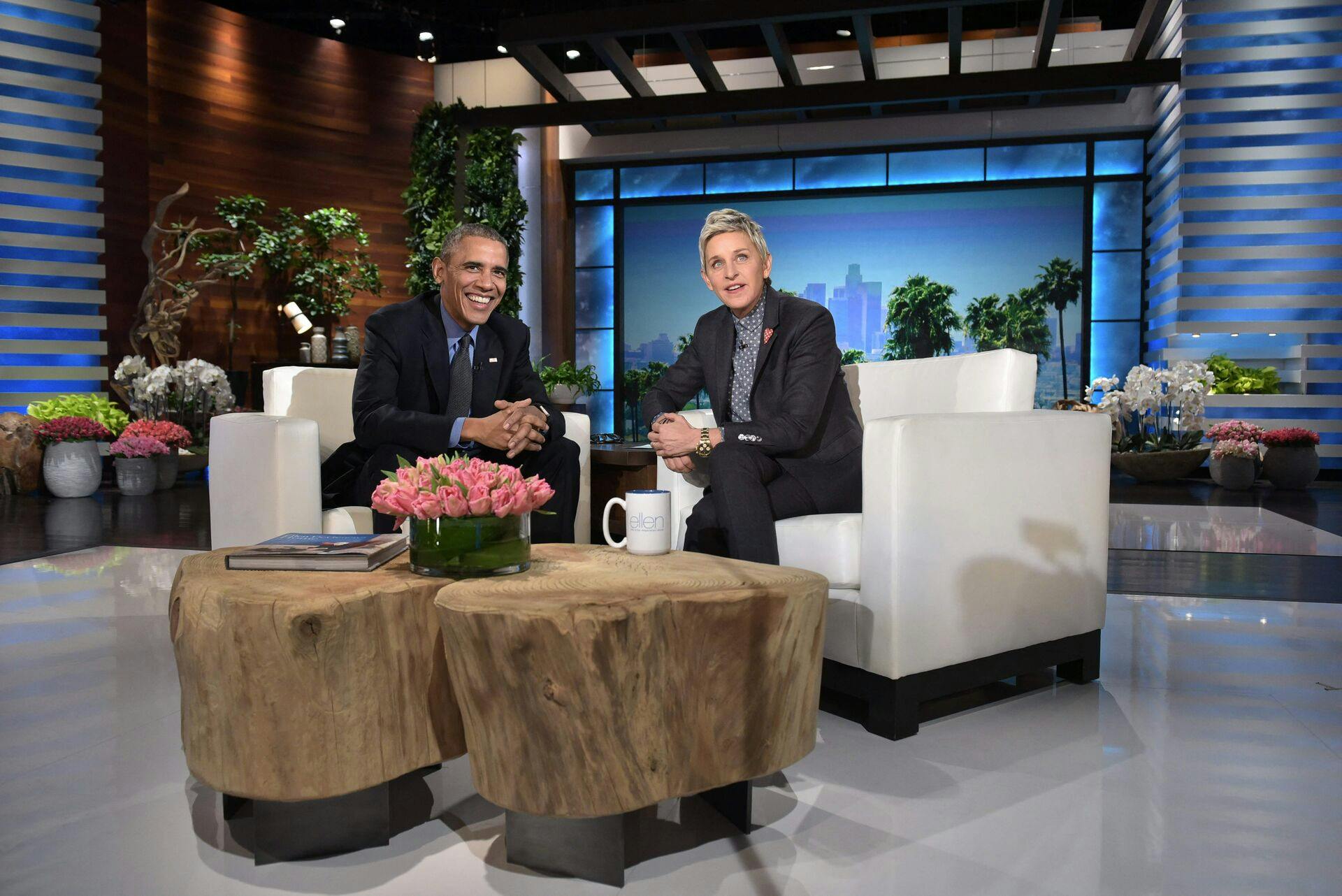 Ellen DeGeneres havde en perlerække af gæster i sit show, der stoppede efter 19 sæsoner. Nu får hun chancen på skærmen igen.