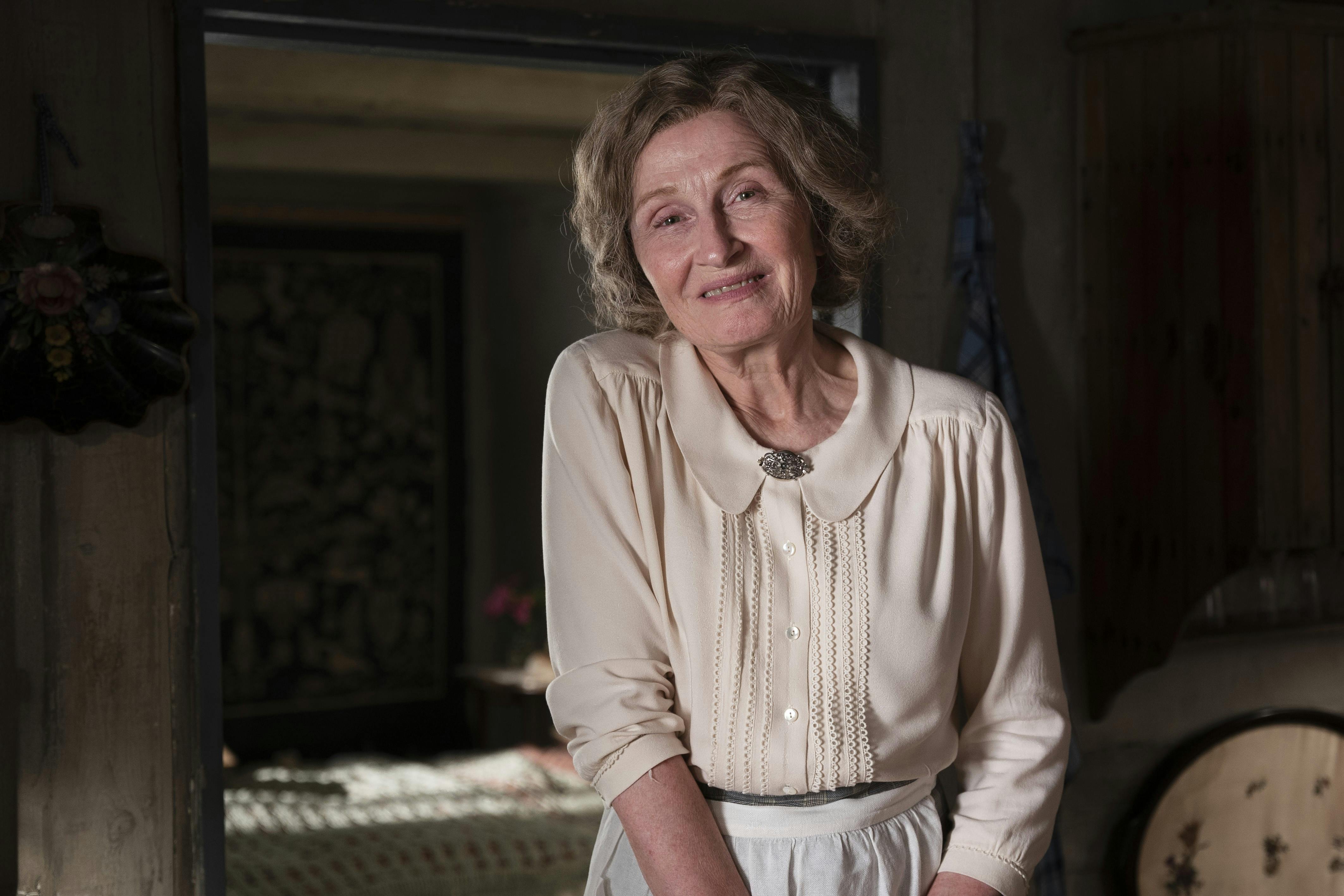 Bodil Jørgensen, 63, spiller Molly.